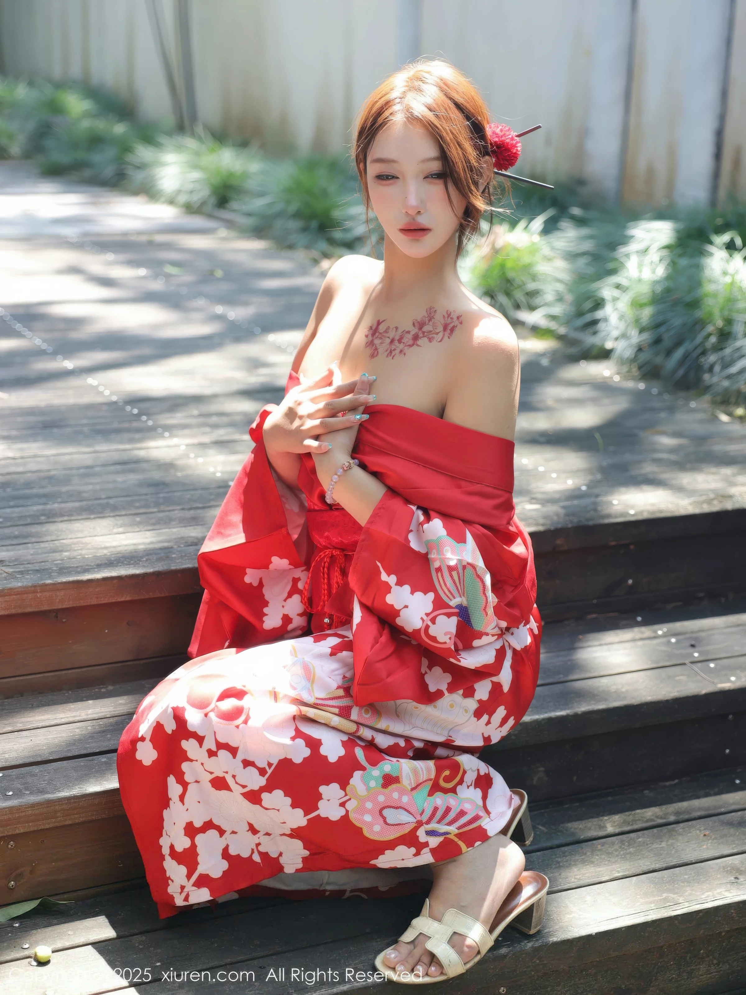 [[XiuRen秀人网]秀人网]No.10683_模特金允希Yuki户外性感红色和服半脱秀完美身材惹火诱惑写真80P