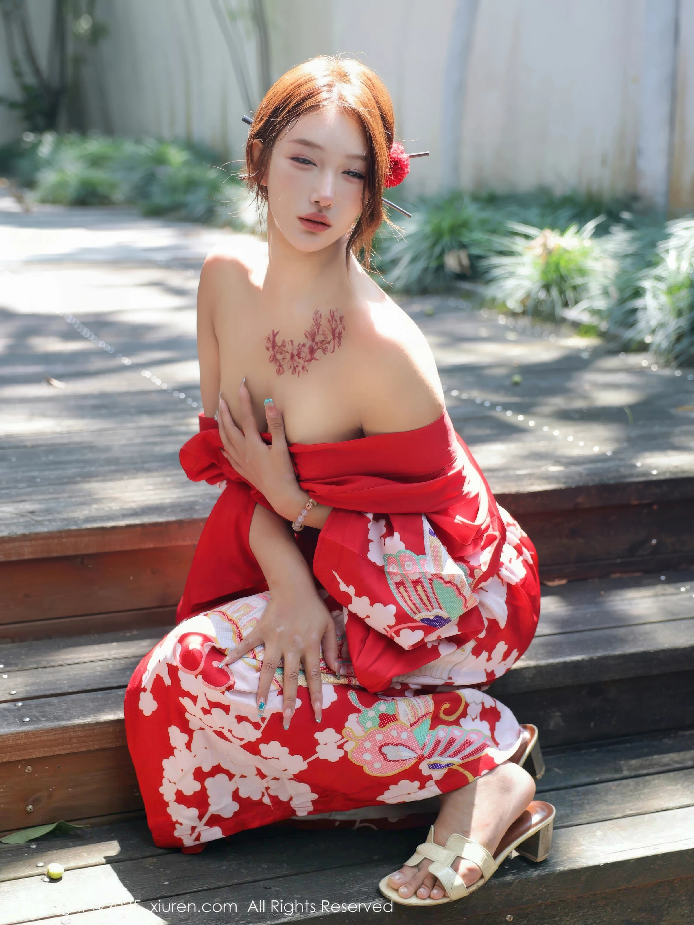 [[XiuRen秀人网]秀人网]No.10683_模特金允希Yuki户外性感红色和服半脱秀完美身材惹火诱惑写真80P