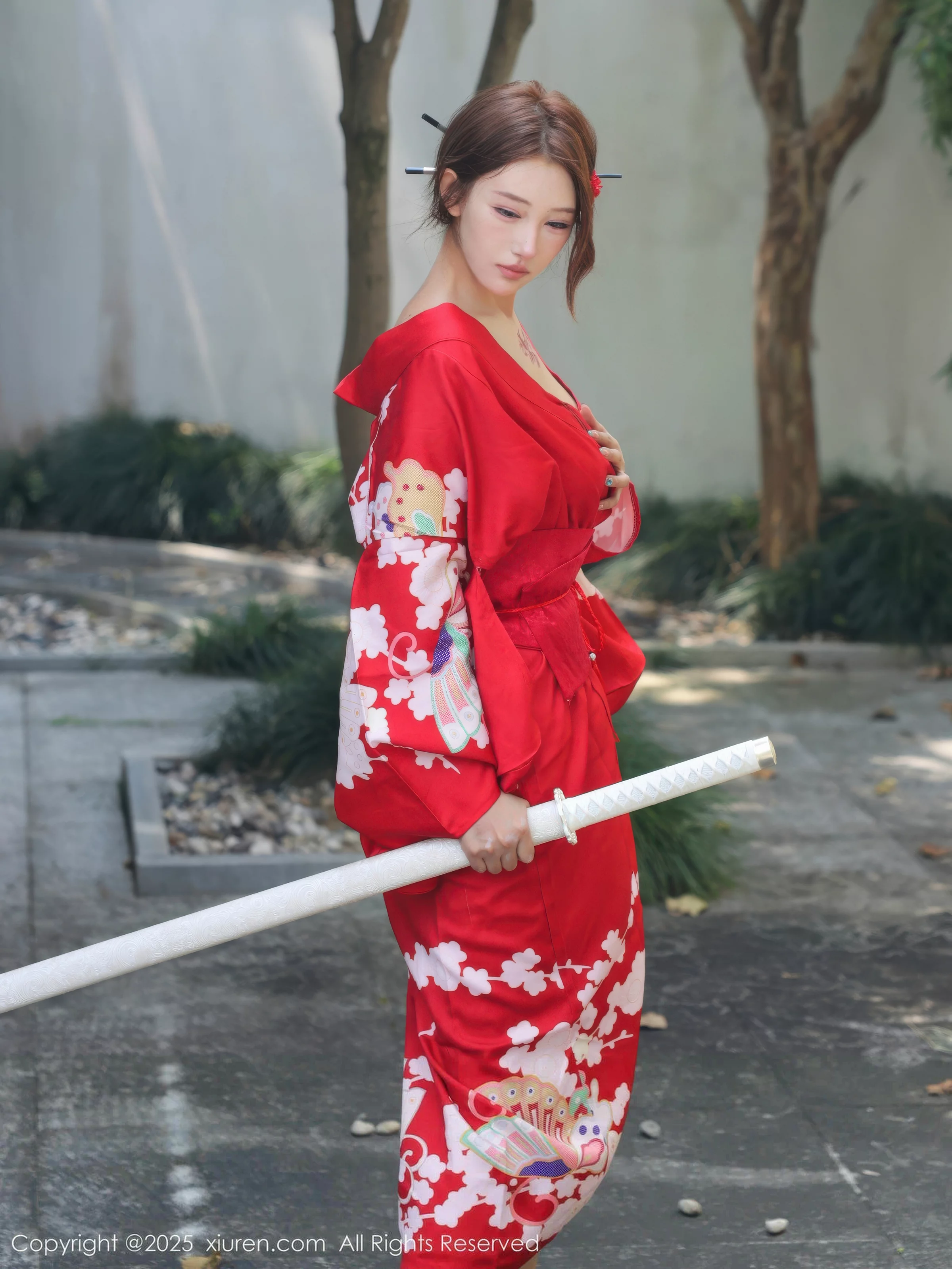 [[XiuRen秀人网]秀人网]No.10683_模特金允希Yuki户外性感红色和服半脱秀完美身材惹火诱惑写真80P