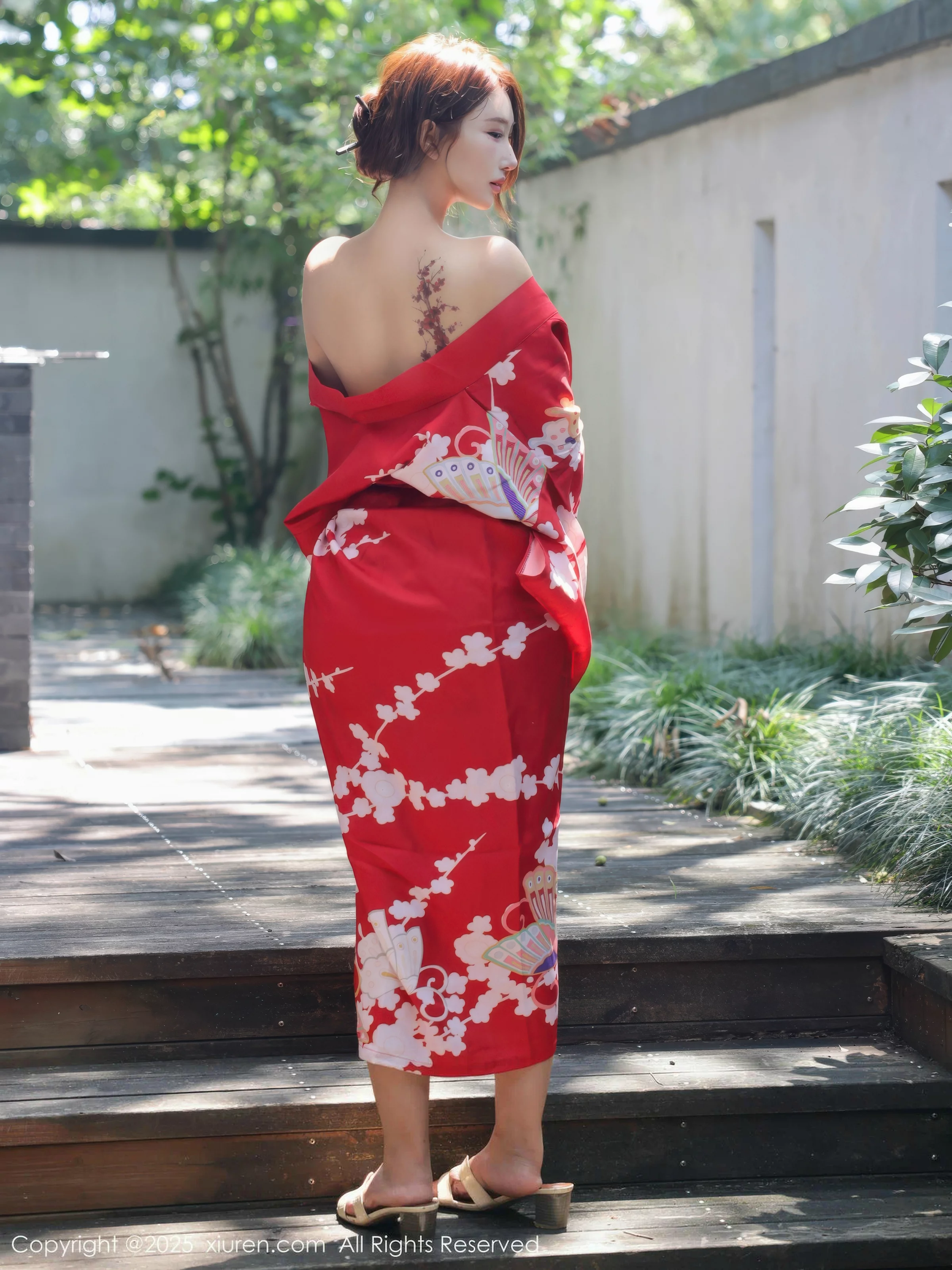 [[XiuRen秀人网]秀人网]No.10683_模特金允希Yuki户外性感红色和服半脱秀完美身材惹火诱惑写真80P