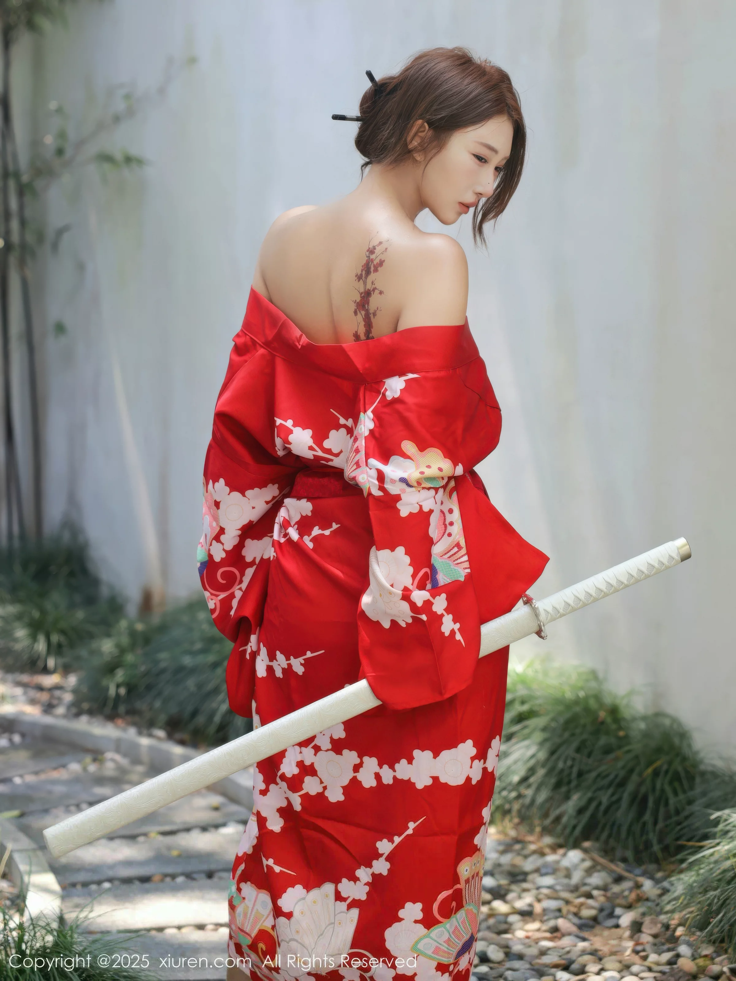 [[XiuRen秀人网]秀人网]No.10683_模特金允希Yuki户外性感红色和服半脱秀完美身材惹火诱惑写真80P