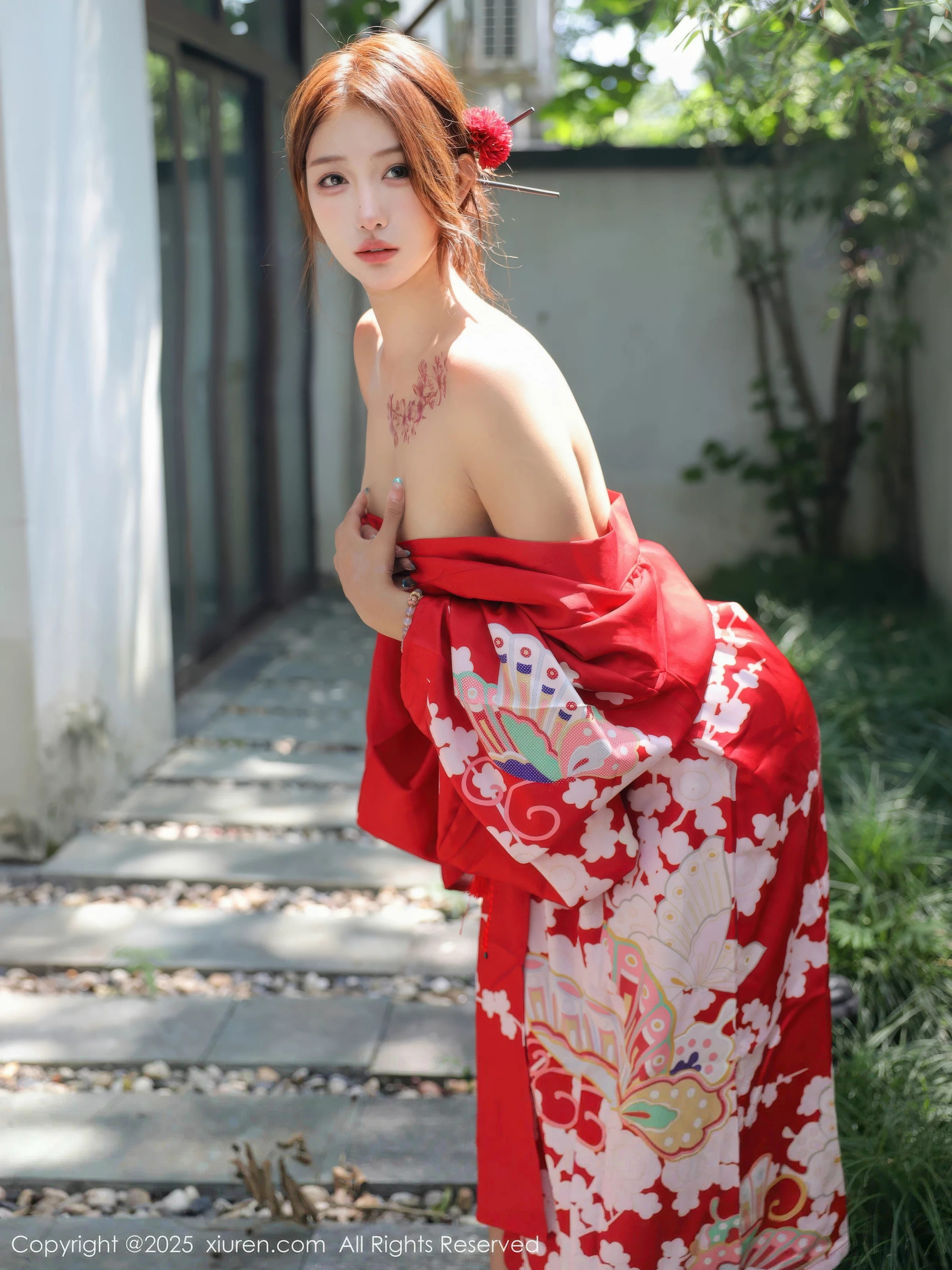 [[XiuRen秀人网]秀人网]No.10683_模特金允希Yuki户外性感红色和服半脱秀完美身材惹火诱惑写真80P