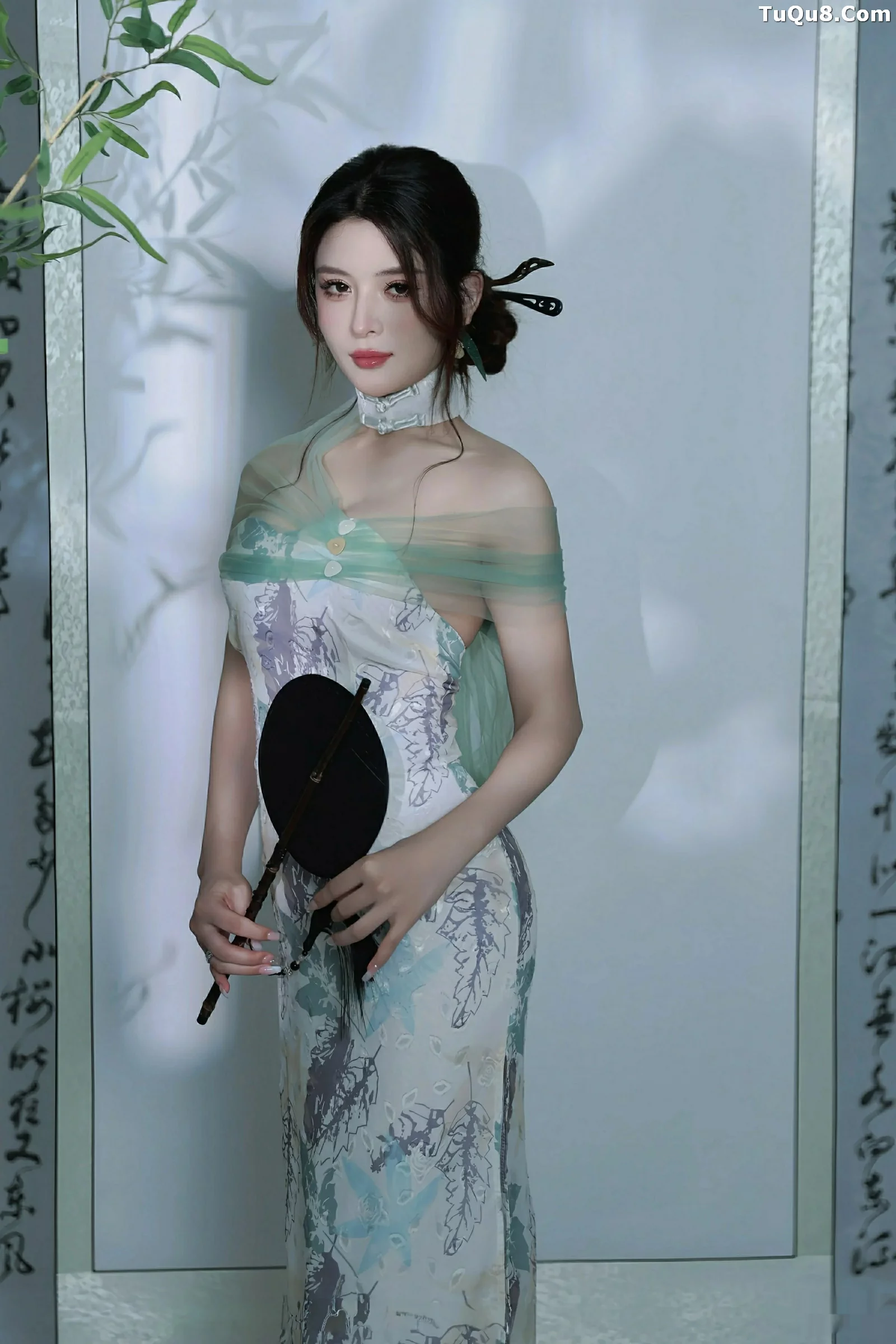 [[XiuRen秀人网]秀人网]No.10694_模特阿依莎性感浅色古风服饰配超薄肉色秀高挑曼妙身材诱惑写真82P