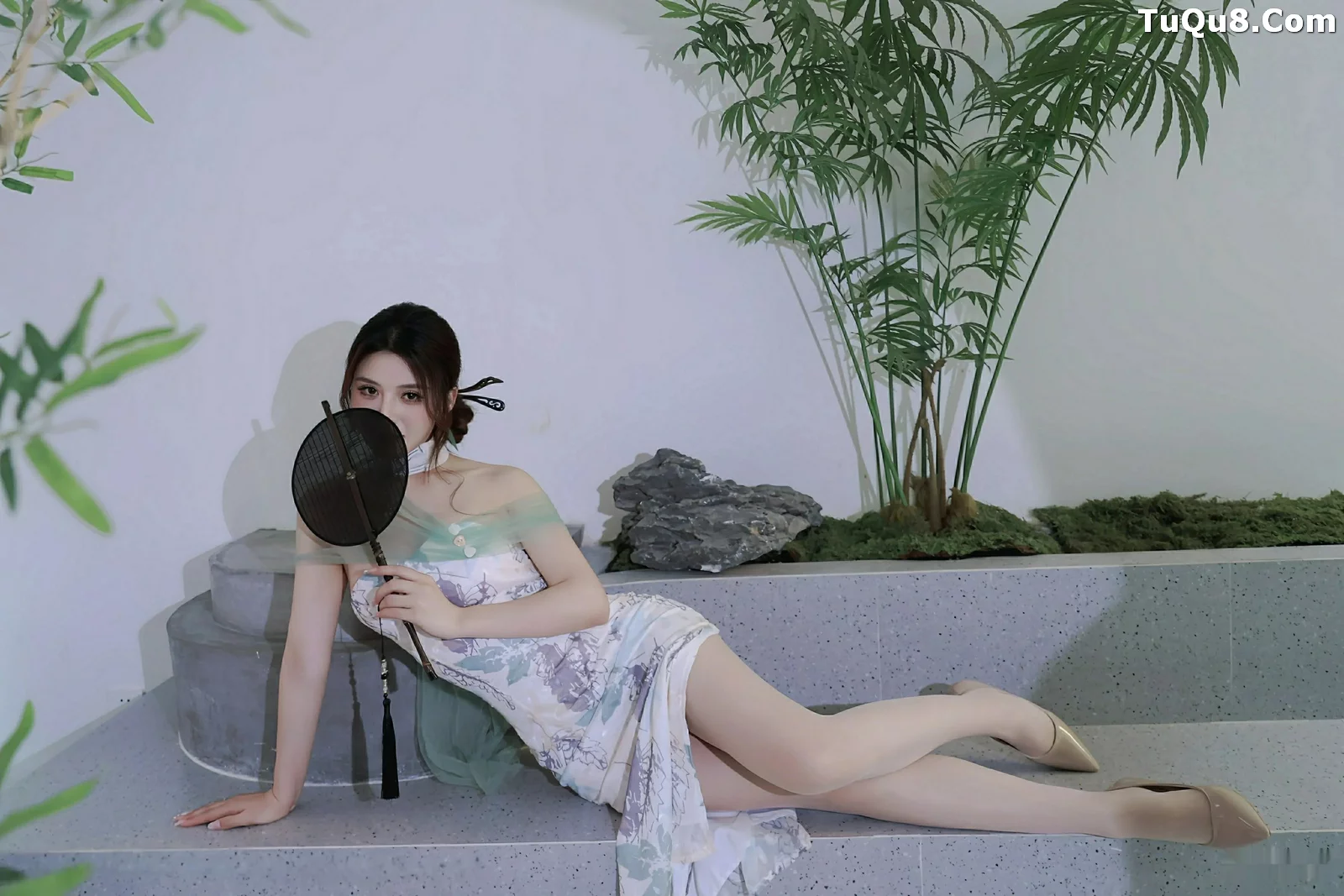 [[XiuRen秀人网]秀人网]No.10694_模特阿依莎性感浅色古风服饰配超薄肉色秀高挑曼妙身材诱惑写真82P