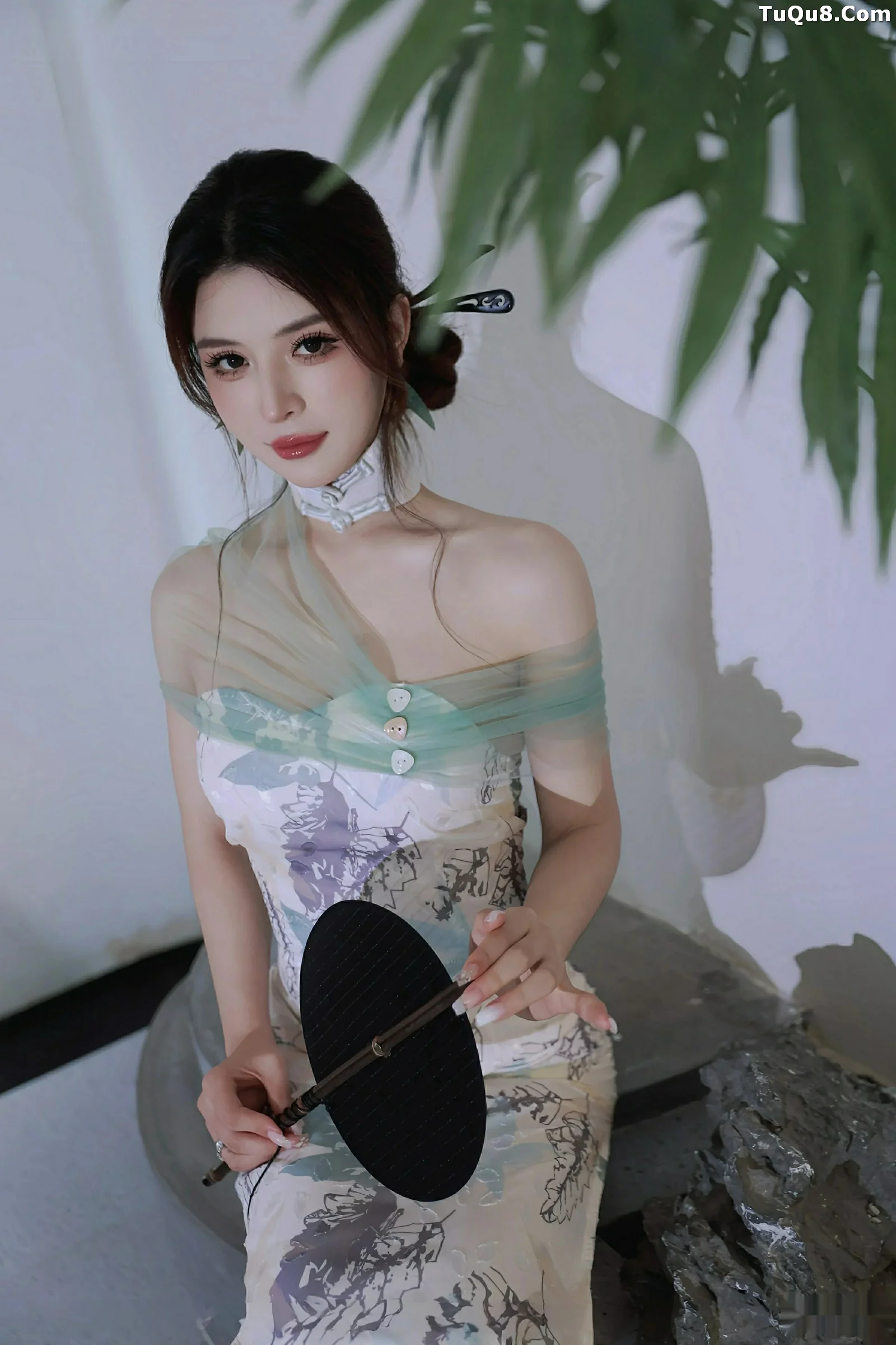 [[XiuRen秀人网]秀人网]No.10694_模特阿依莎性感浅色古风服饰配超薄肉色秀高挑曼妙身材诱惑写真82P