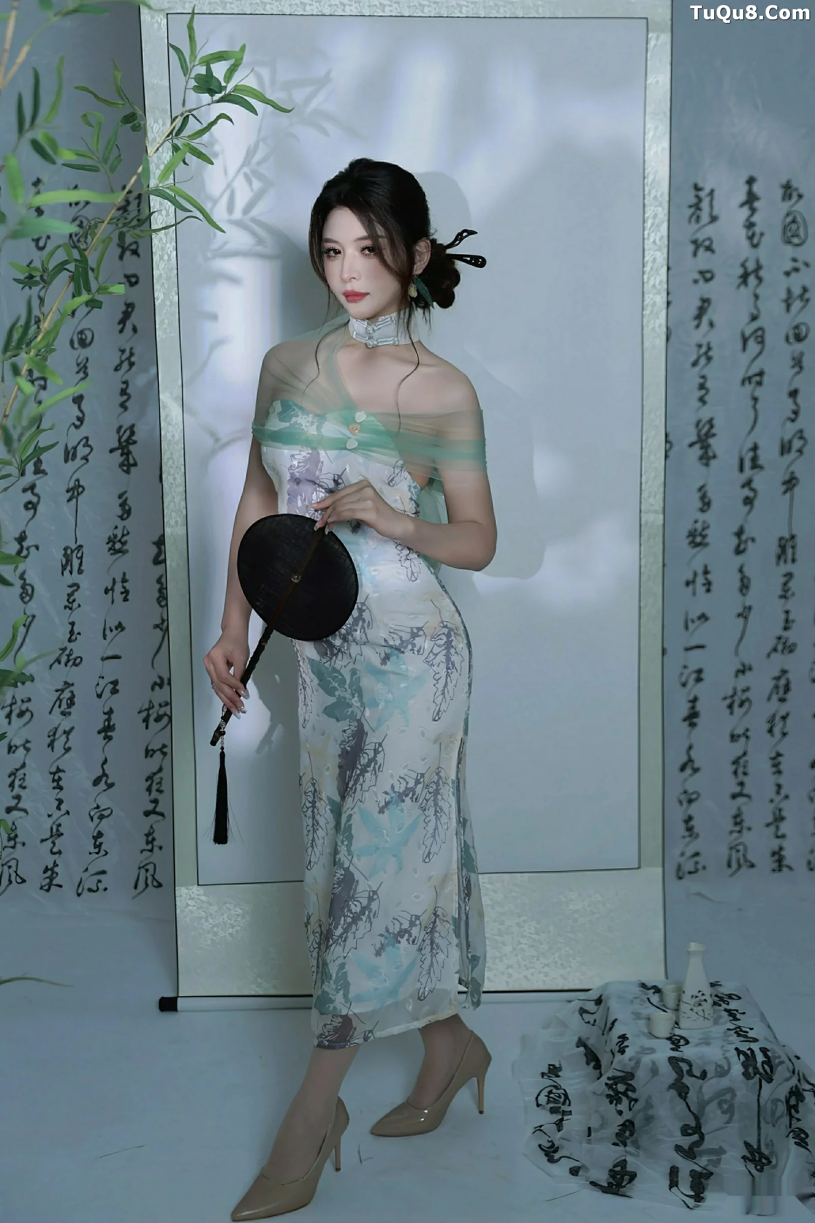 [[XiuRen秀人网]秀人网]No.10694_模特阿依莎性感浅色古风服饰配超薄肉色秀高挑曼妙身材诱惑写真82P