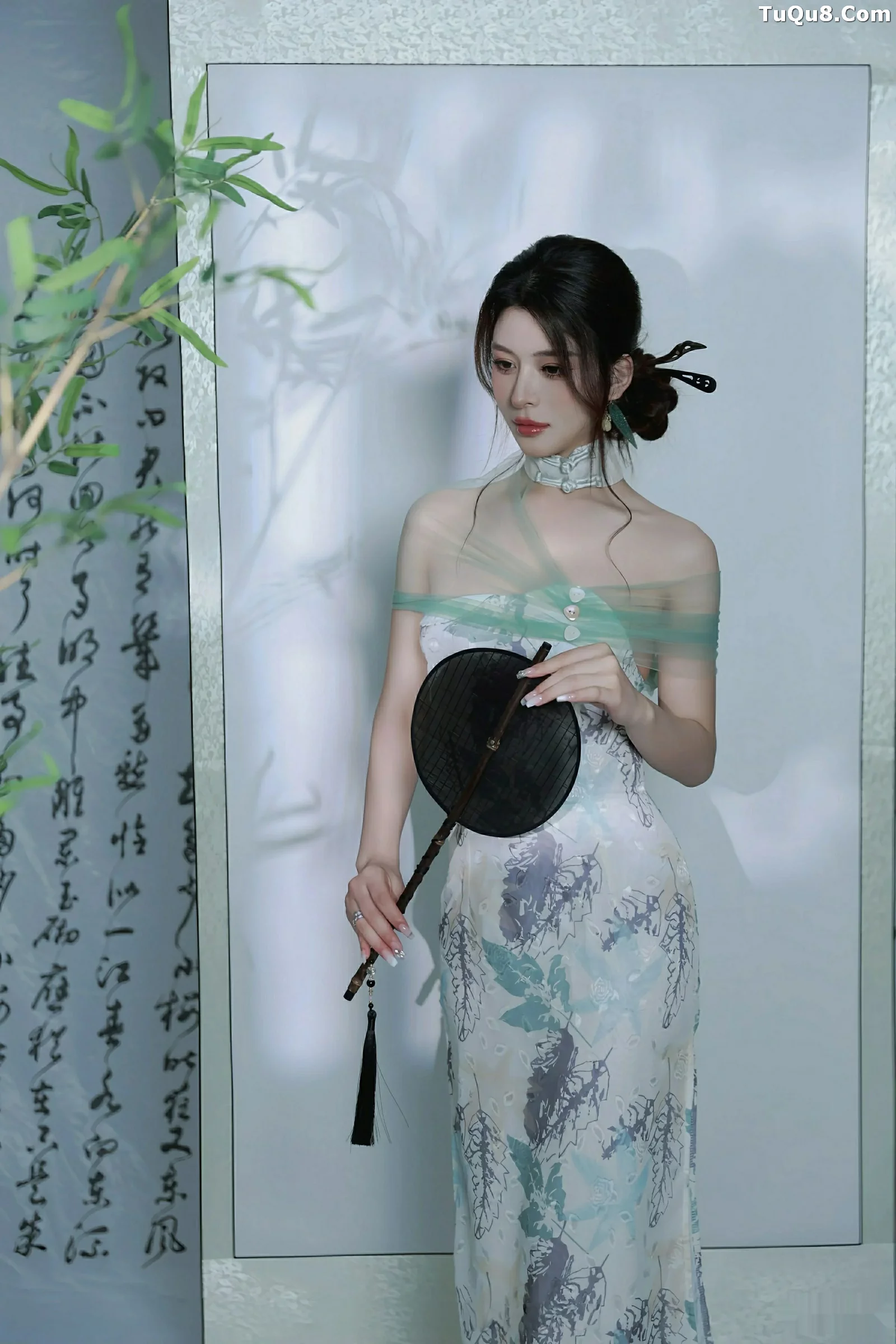 [[XiuRen秀人网]秀人网]No.10694_模特阿依莎性感浅色古风服饰配超薄肉色秀高挑曼妙身材诱惑写真82P