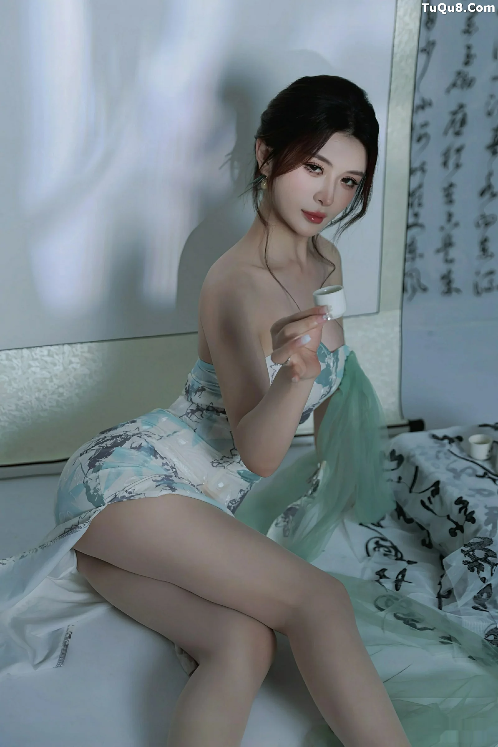 [[XiuRen秀人网]秀人网]No.10694_模特阿依莎性感浅色古风服饰配超薄肉色秀高挑曼妙身材诱惑写真82P