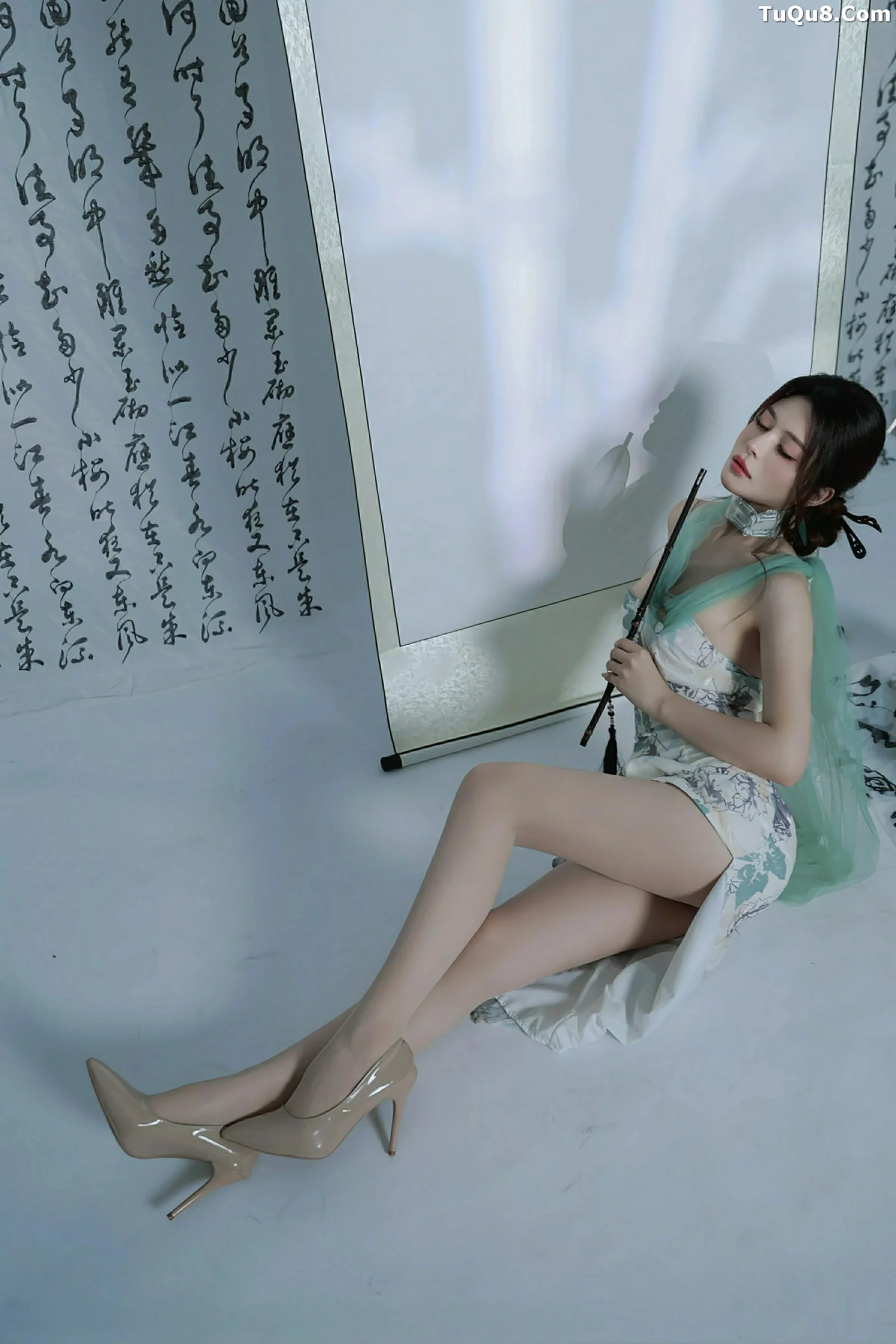 [[XiuRen秀人网]秀人网]No.10694_模特阿依莎性感浅色古风服饰配超薄肉色秀高挑曼妙身材诱惑写真82P