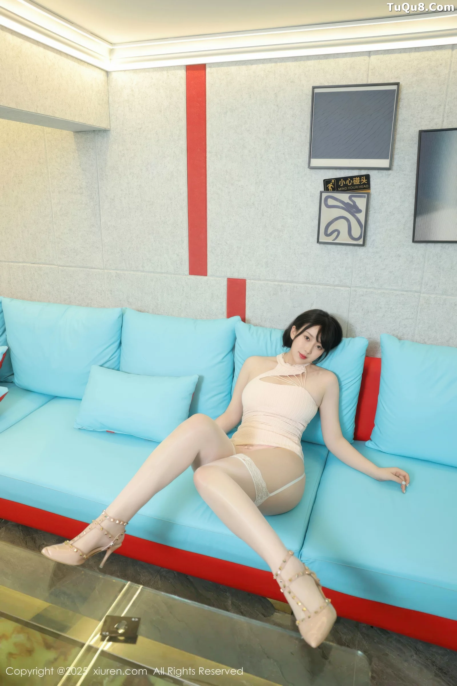 [[XiuRen秀人网]秀人网]No.10696_模特李沁恩lrene性感浅色连衣短裙配白丝吊袜秀丰满身材诱惑写真70P