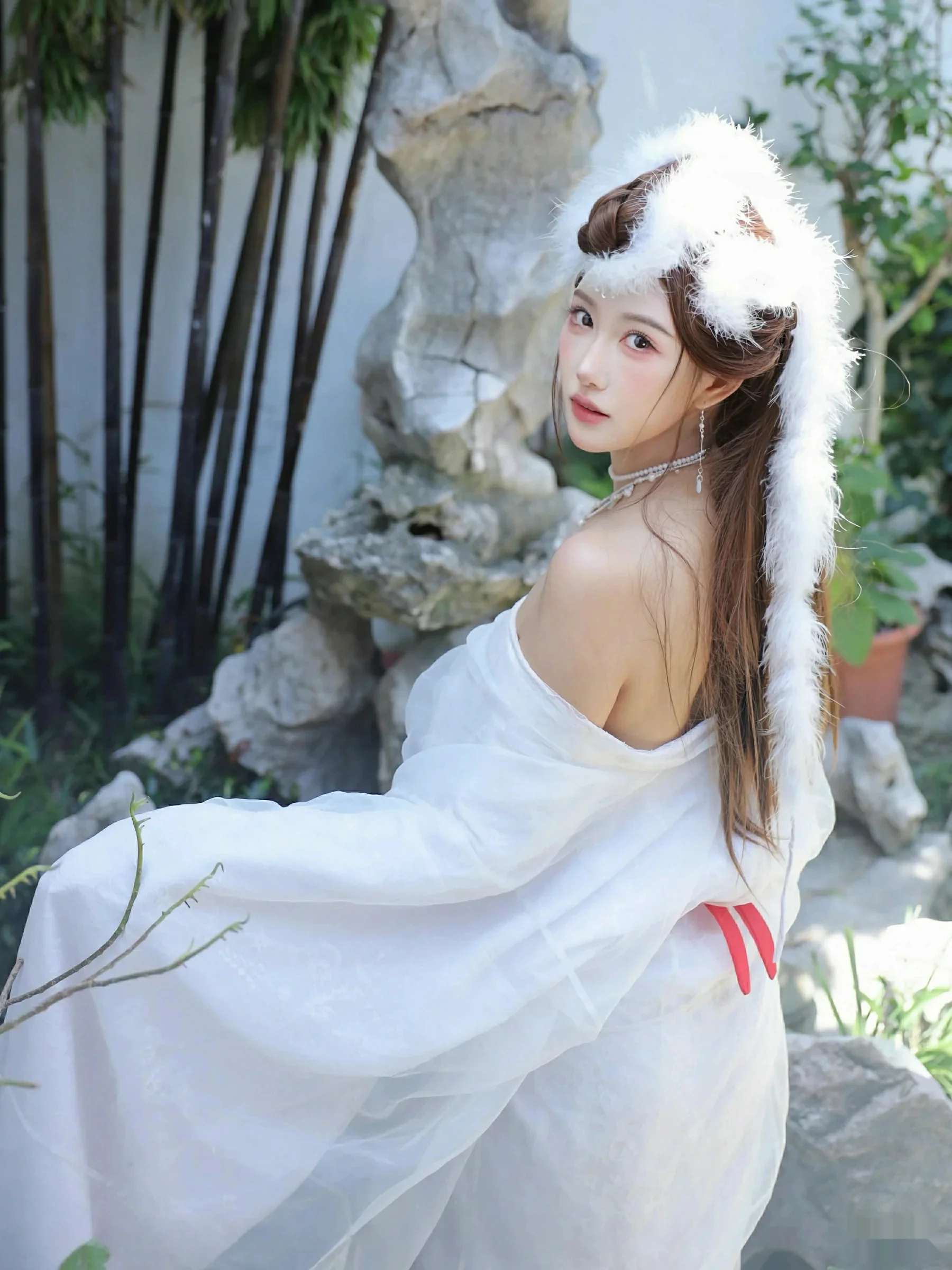 [[XiuRen秀人网]秀人网]No.10843_模特金允希Yuki性感白色锦毛鼠装扮低胸秀丰腴身材完美诱惑写真78P