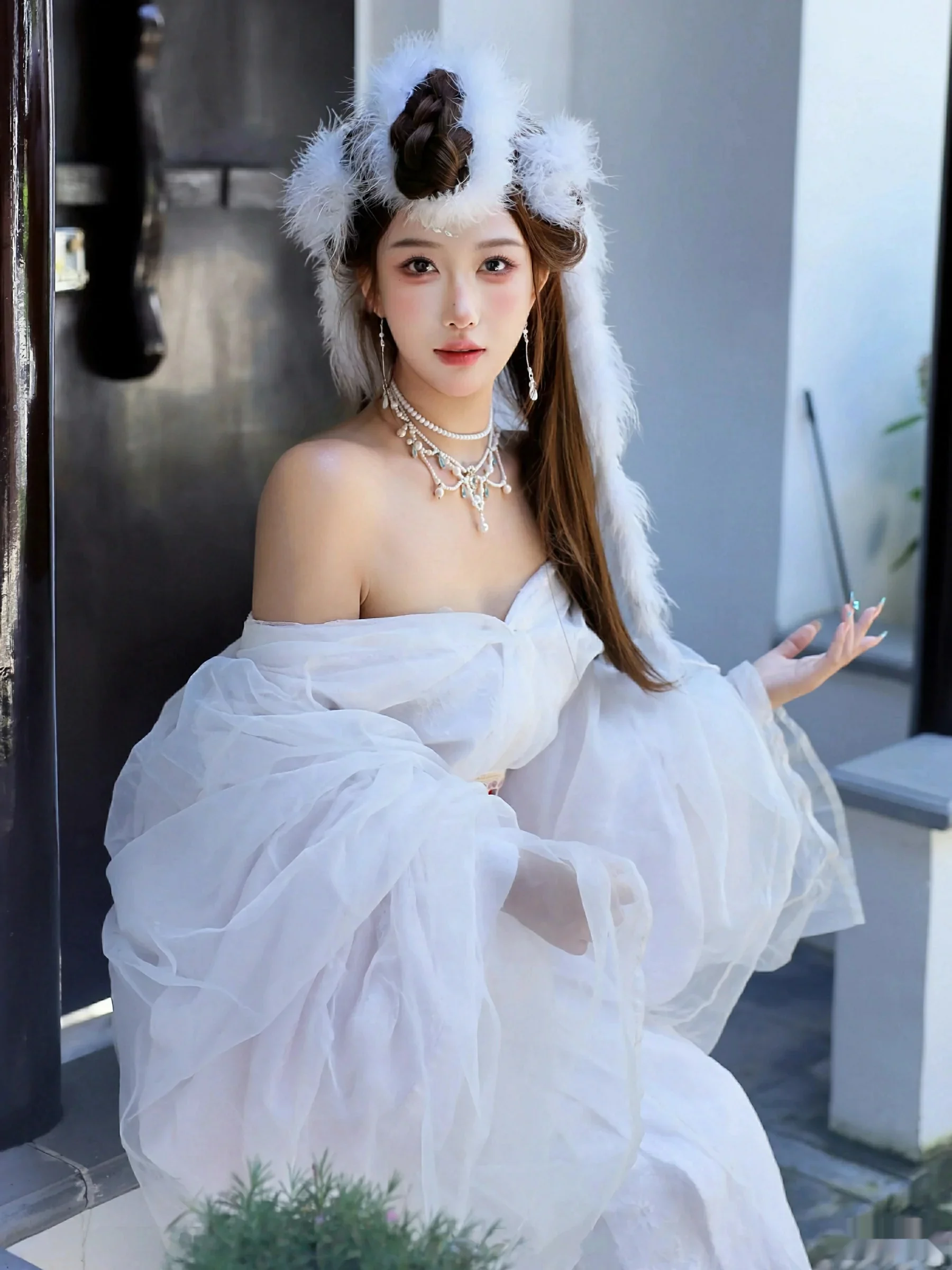 [[XiuRen秀人网]秀人网]No.10843_模特金允希Yuki性感白色锦毛鼠装扮低胸秀丰腴身材完美诱惑写真78P