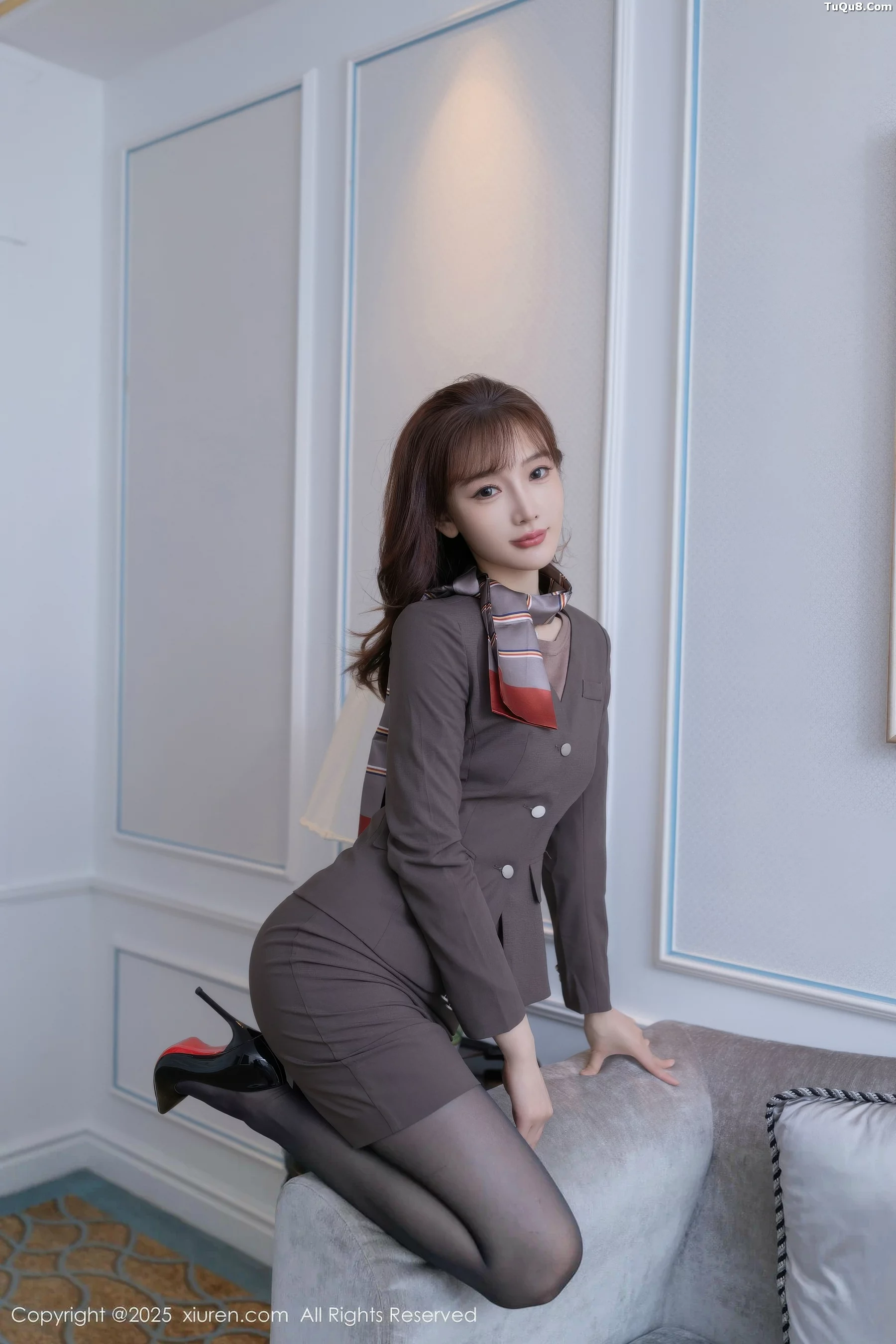 [[XiuRen秀人网]秀人网]No.10850_模特陆萱萱性感深色OL套装露紫色蕾丝内衣秀完美身材诱惑写真78P