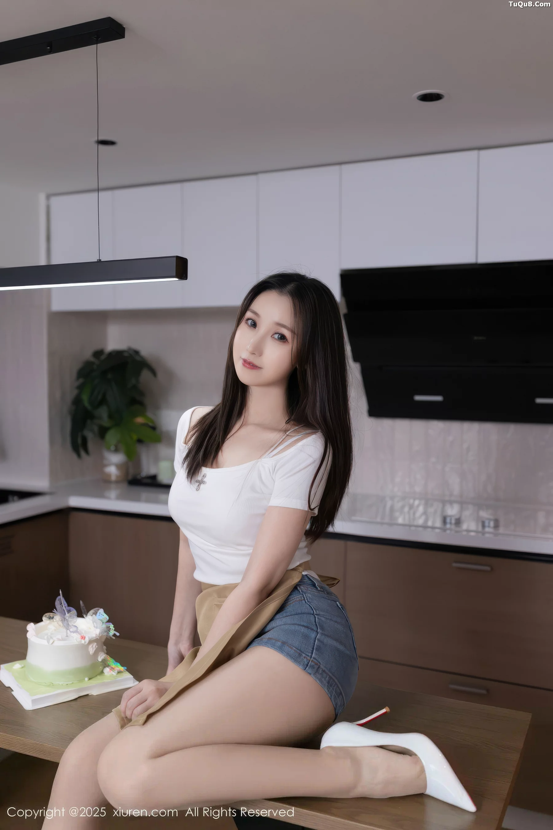 [[XiuRen秀人网]秀人网]No.10925_模特杏子Yada性感白色蕾丝内衣配超薄肉丝秀曼妙身姿诱惑写真76P