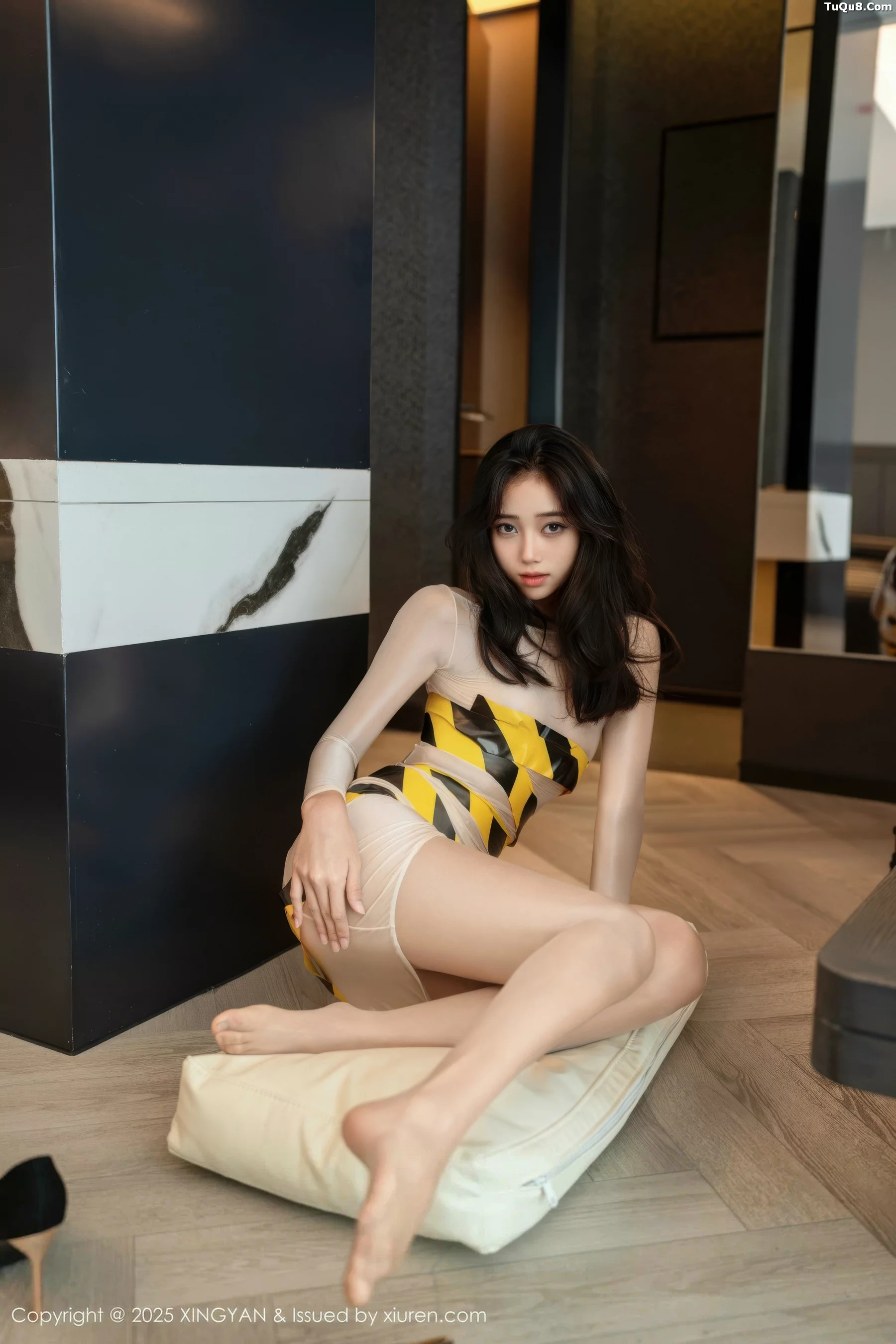 [XINGYAN星颜社]VOL.421_模特时安安性感肉色连衣短裙配超薄肉丝秀柔美身姿诱惑写真71P