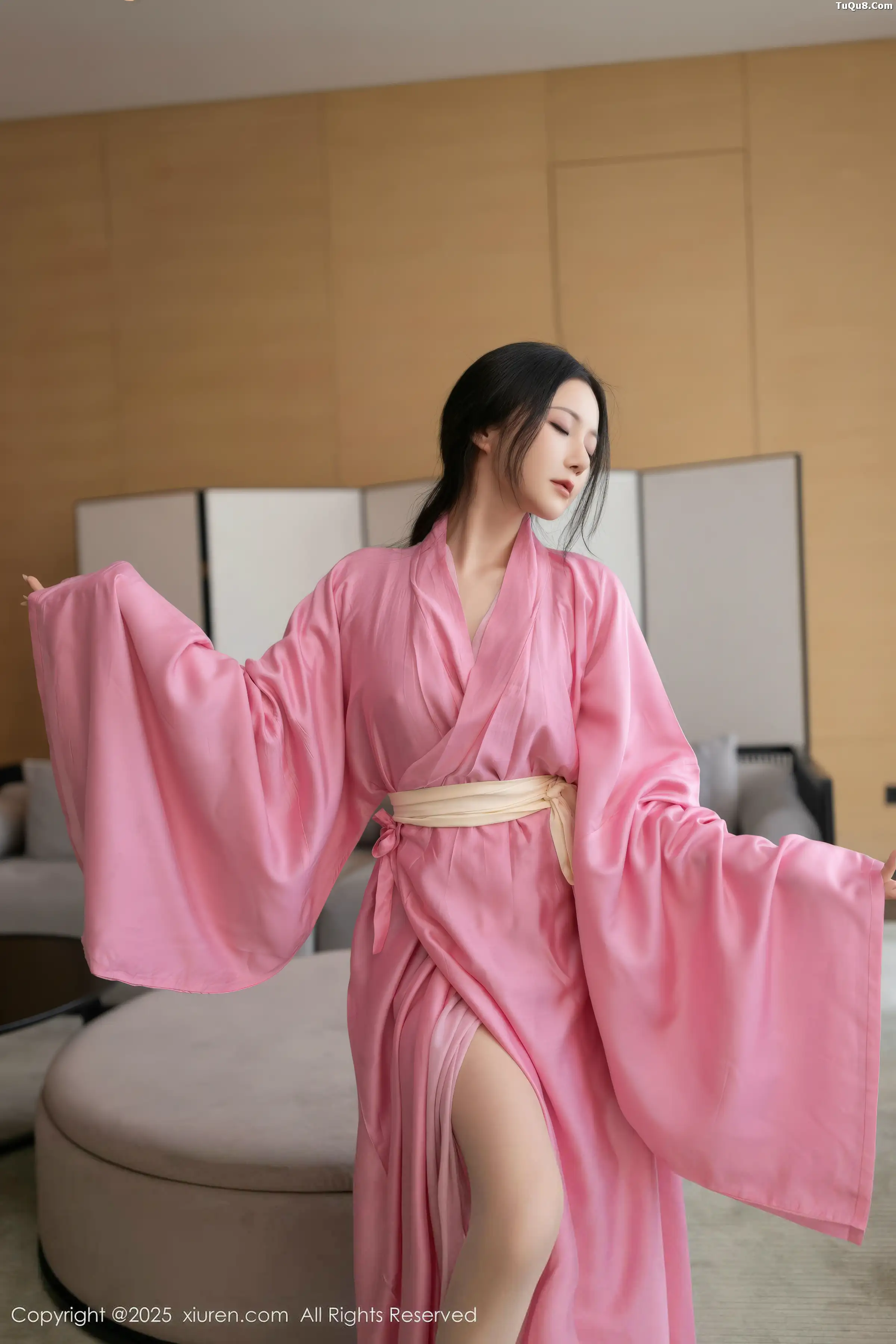 [[XiuRen秀人网]秀人网]No.11049_模特鱼子酱Fish性感粉色月影纱配超薄肉丝秀曼妙身姿诱惑写真82P