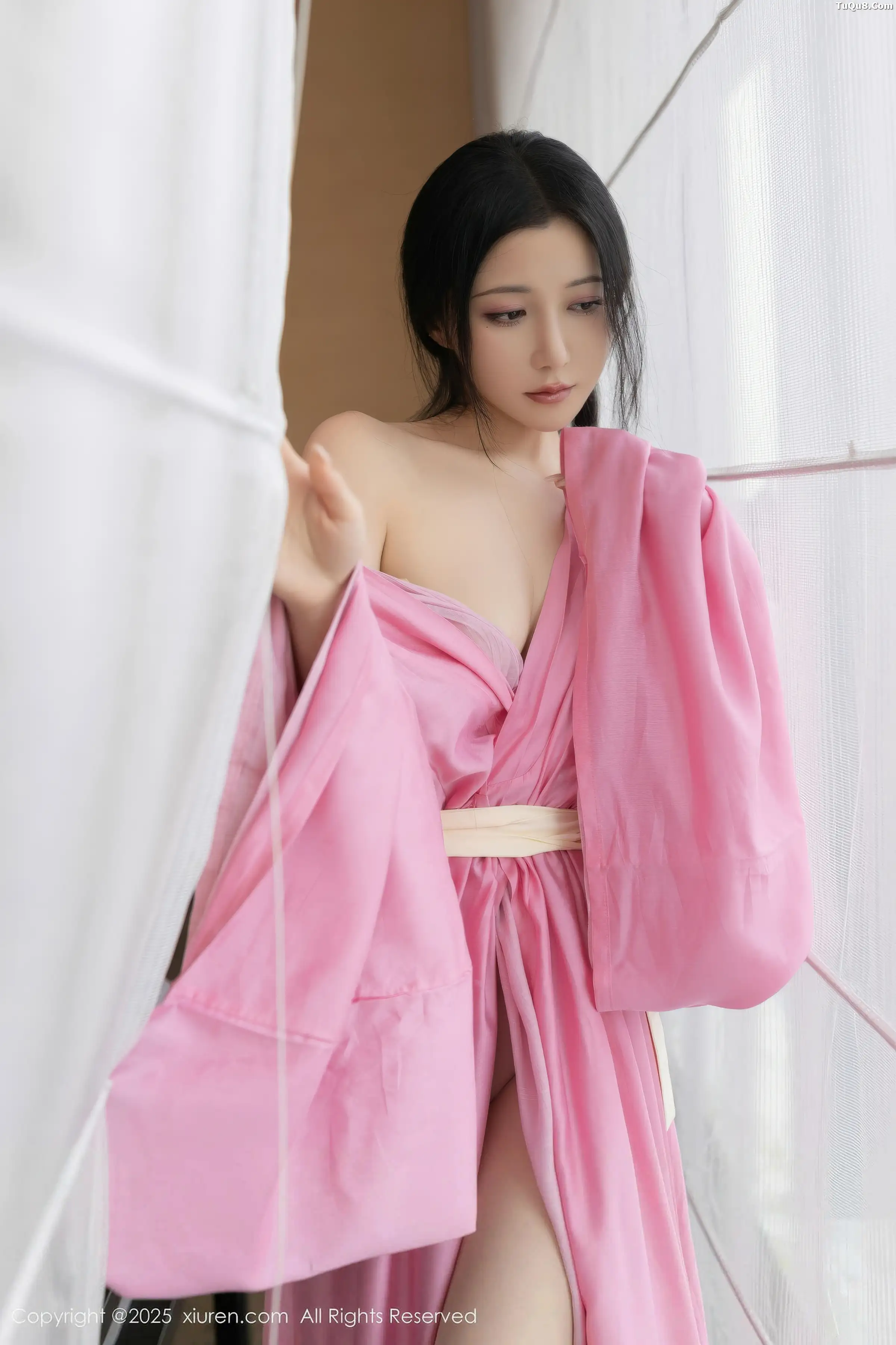 [[XiuRen秀人网]秀人网]No.11049_模特鱼子酱Fish性感粉色月影纱配超薄肉丝秀曼妙身姿诱惑写真82P