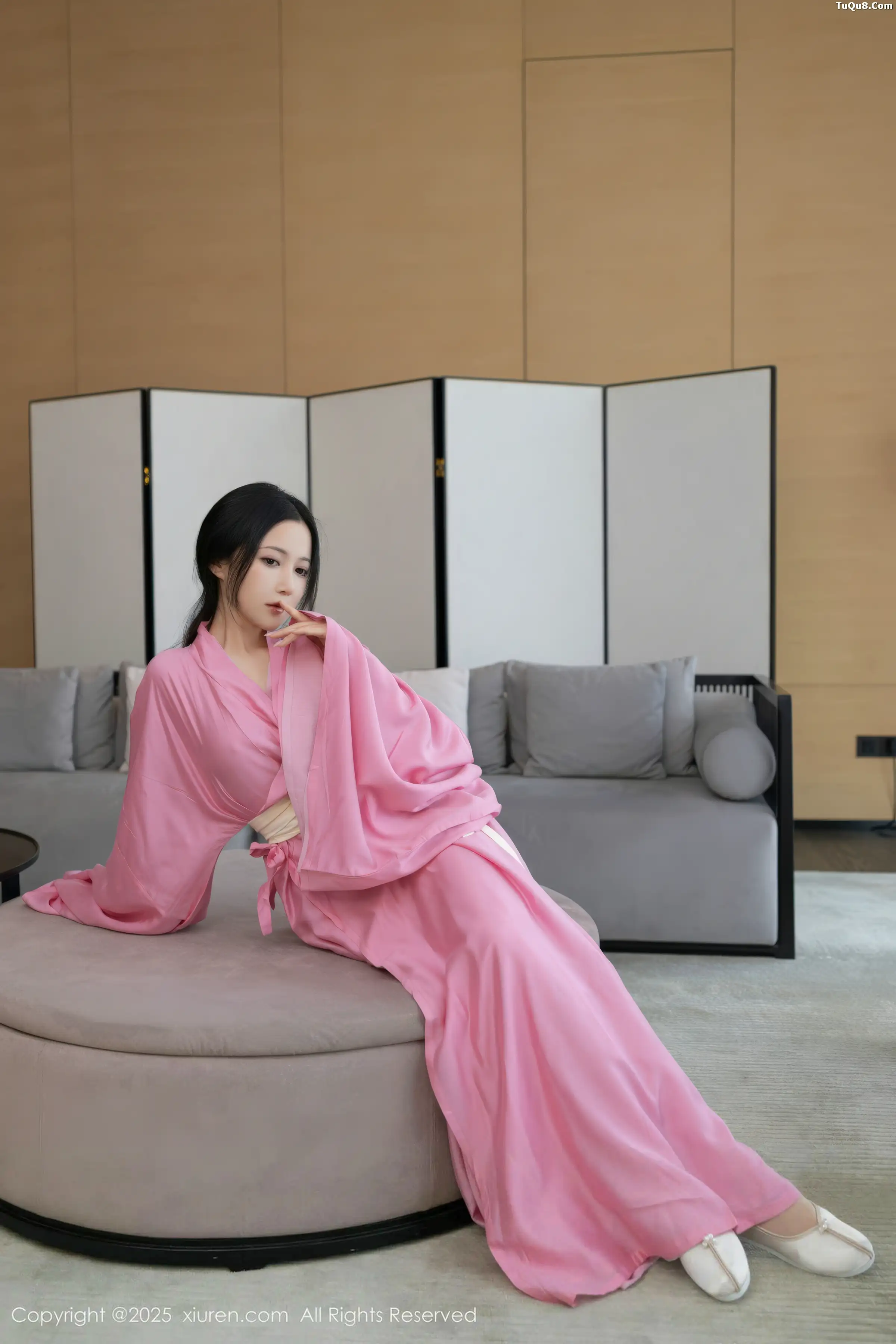 [[XiuRen秀人网]秀人网]No.11049_模特鱼子酱Fish性感粉色月影纱配超薄肉丝秀曼妙身姿诱惑写真82P