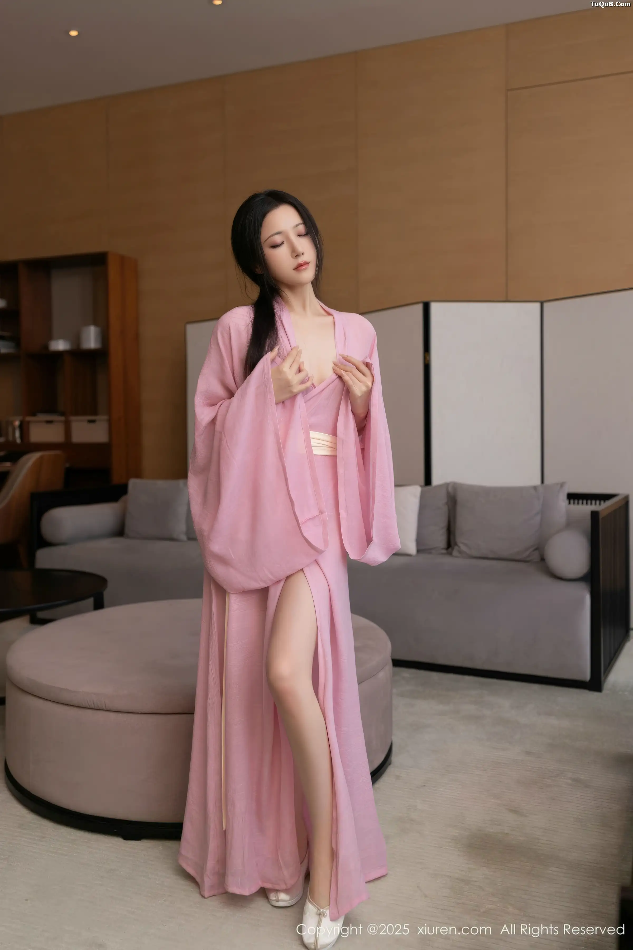 [[XiuRen秀人网]秀人网]No.11049_模特鱼子酱Fish性感粉色月影纱配超薄肉丝秀曼妙身姿诱惑写真82P