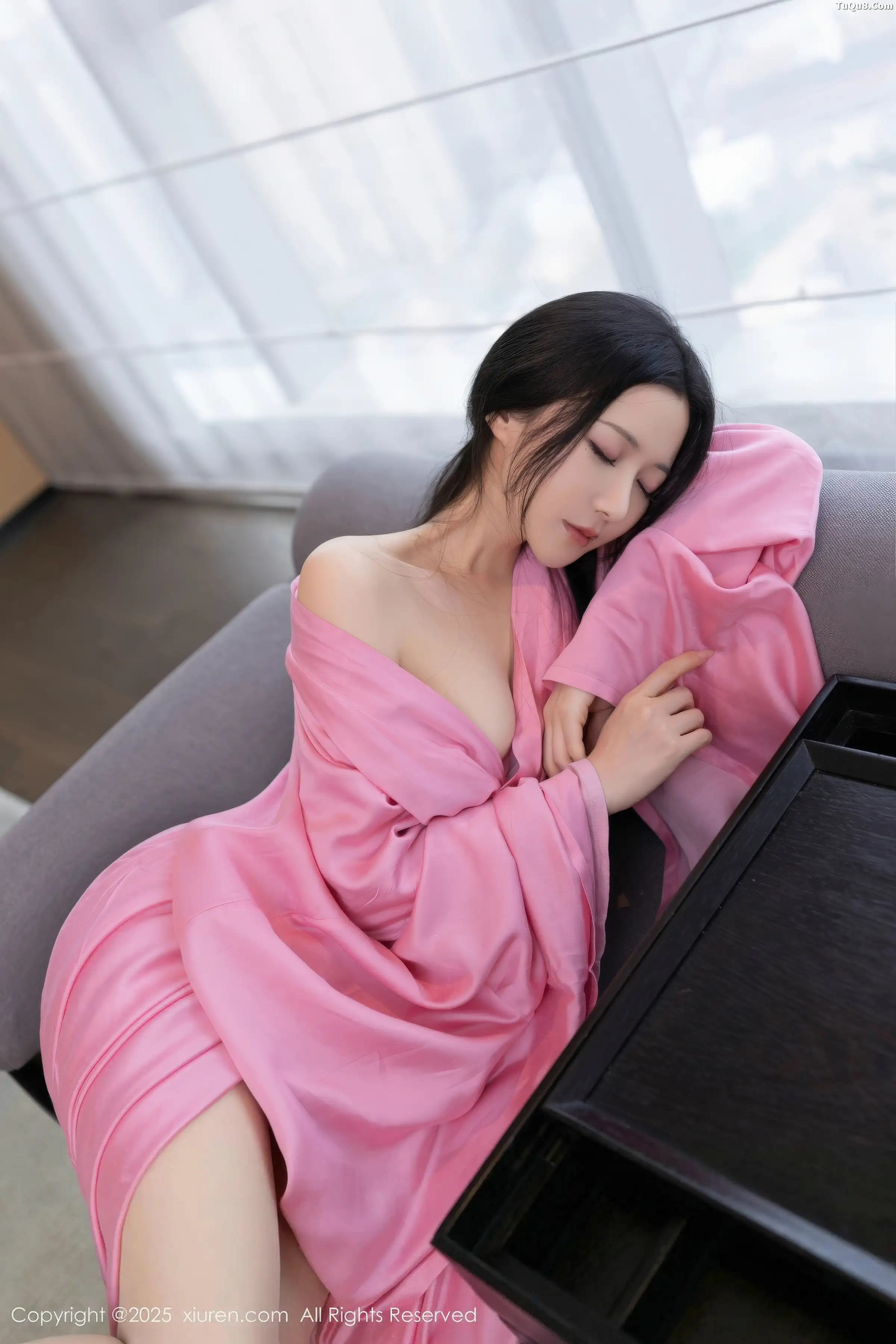 [[XiuRen秀人网]秀人网]No.11049_模特鱼子酱Fish性感粉色月影纱配超薄肉丝秀曼妙身姿诱惑写真82P