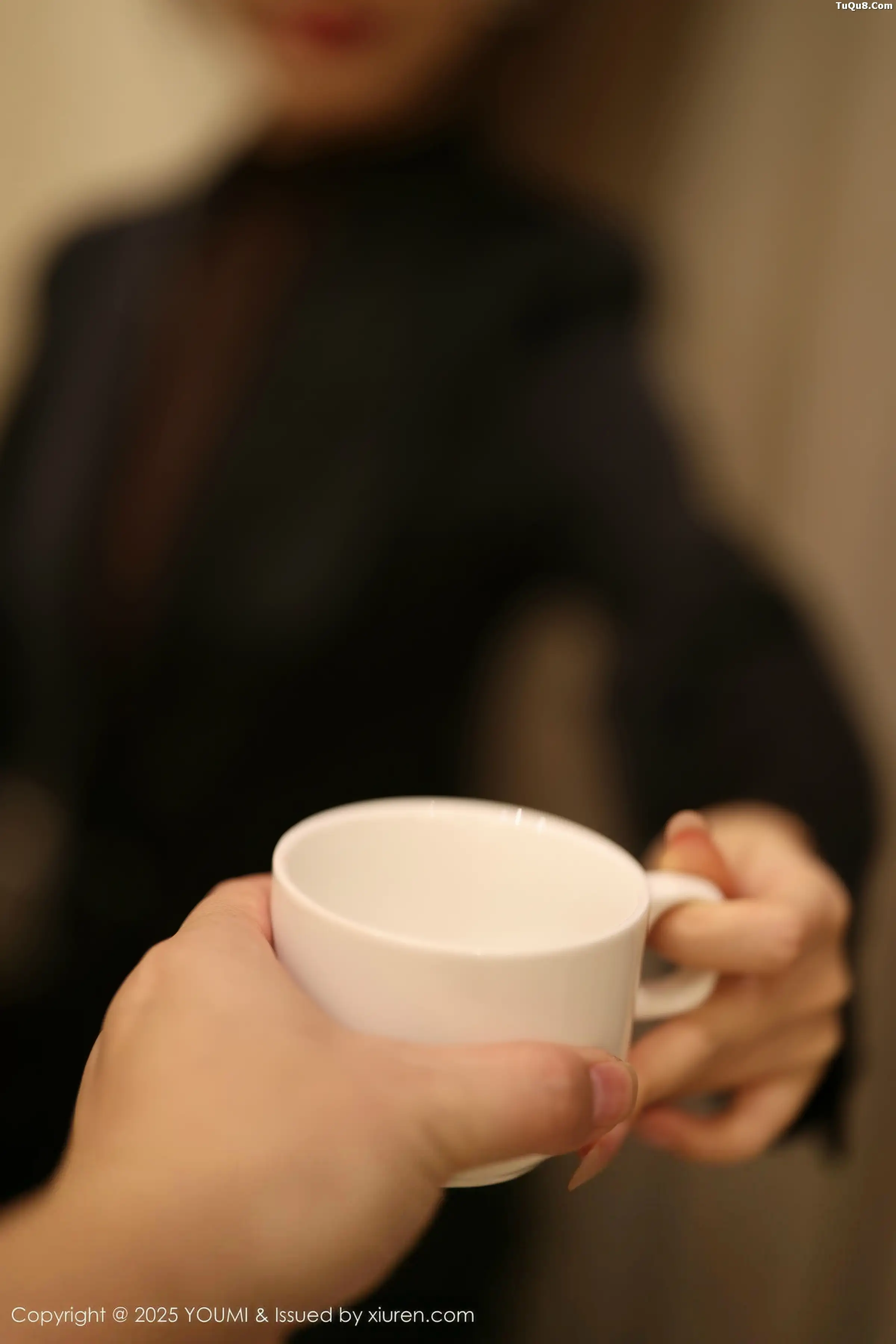 [YouMi尤蜜荟]Vol.1186_模特Twins-桃桃性感黑色西服配黑丝吊袜秀曼妙身姿迷人诱惑写真100P