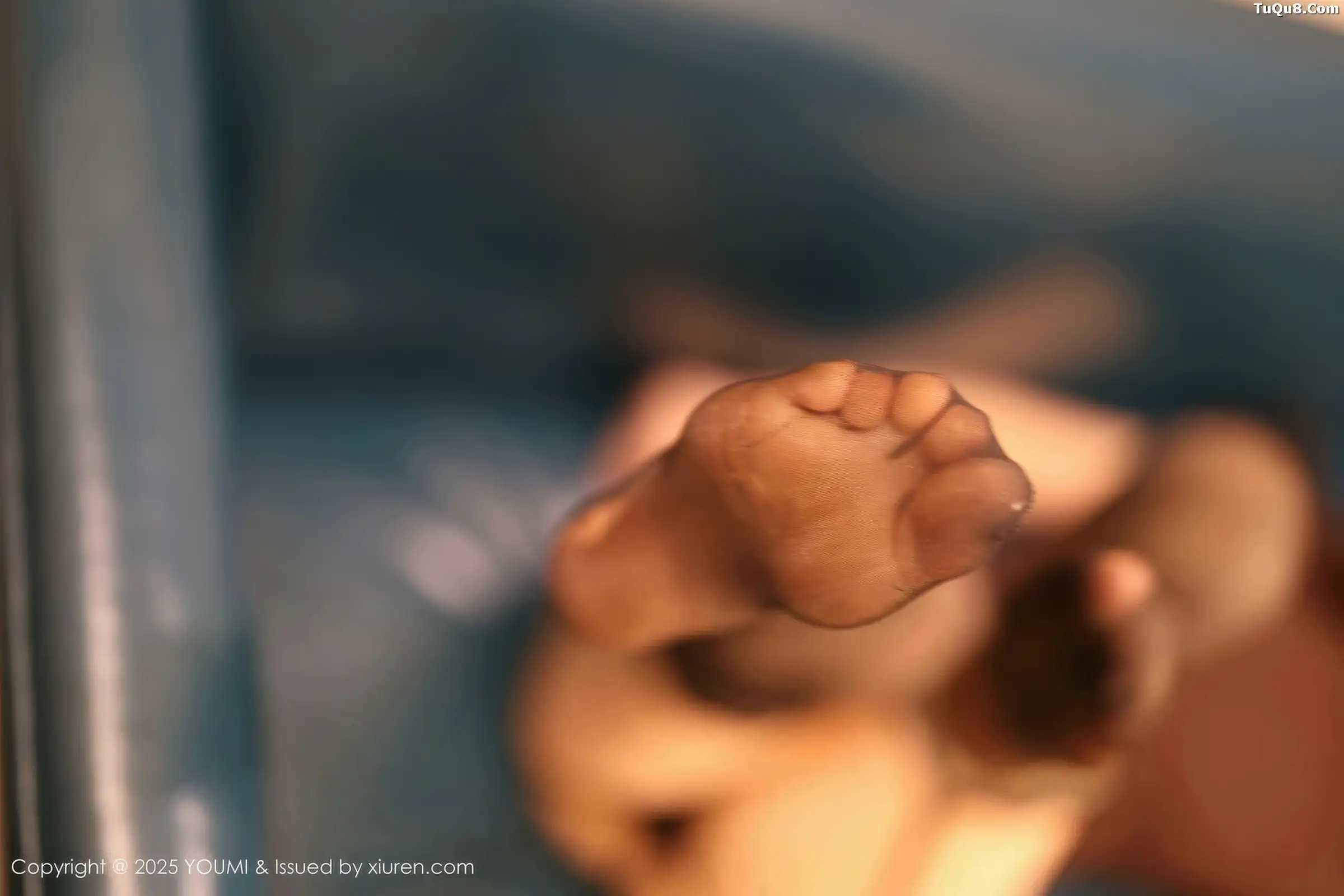 [YouMi尤蜜荟]Vol.1186_模特Twins-桃桃性感黑色西服配黑丝吊袜秀曼妙身姿迷人诱惑写真100P