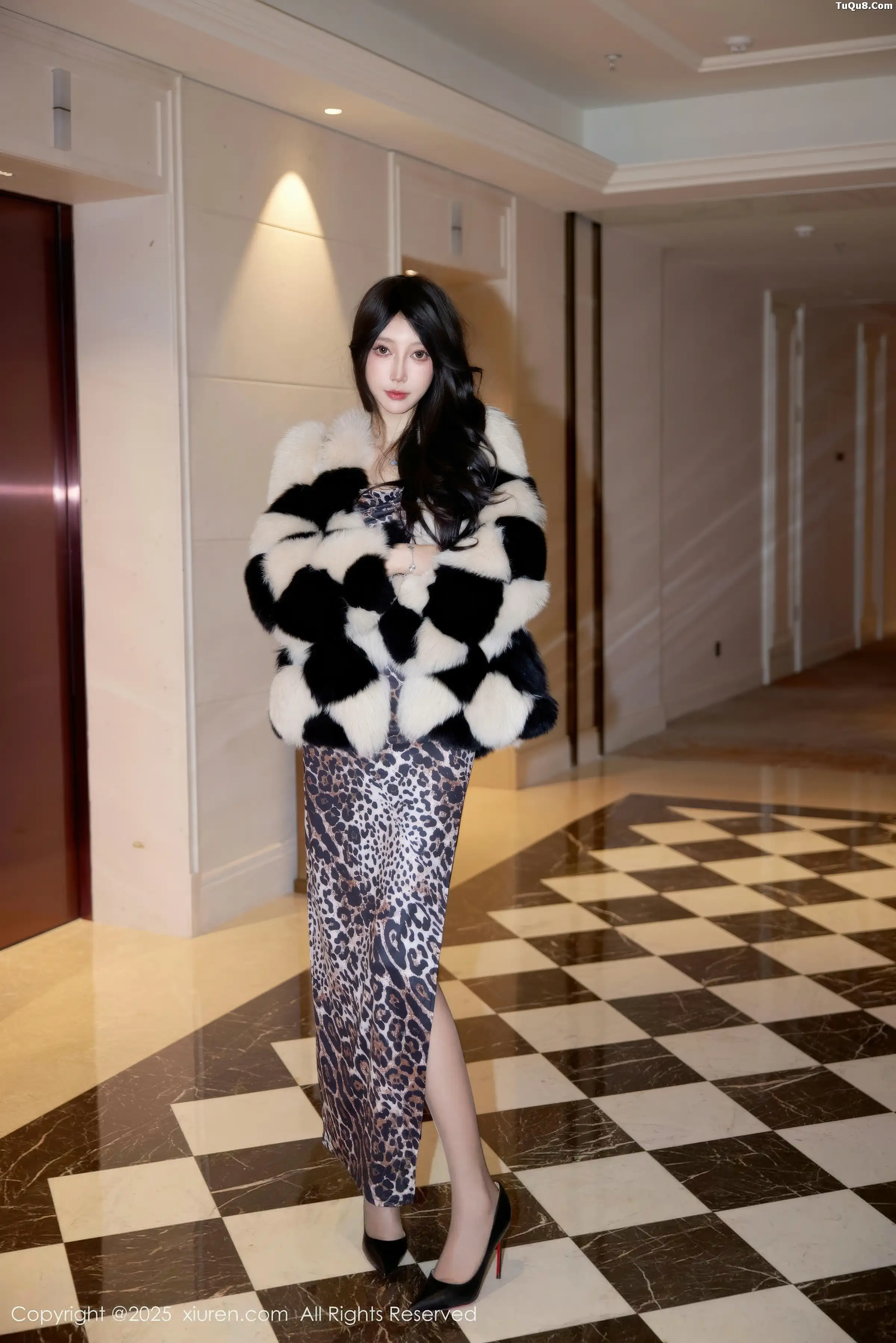 [[XiuRen秀人网]秀人网]No.11082_模特玥儿玥er性感豹纹吊带短裙配超薄黑丝秀曼妙身姿诱惑写真74P