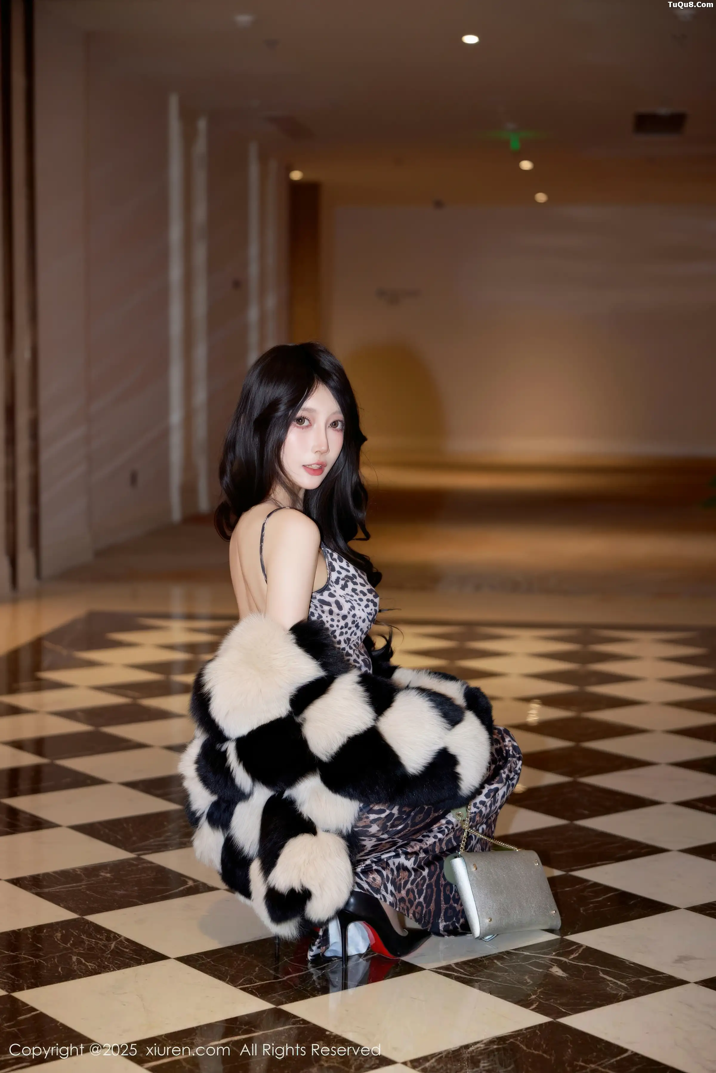 [[XiuRen秀人网]秀人网]No.11082_模特玥儿玥er性感豹纹吊带短裙配超薄黑丝秀曼妙身姿诱惑写真74P