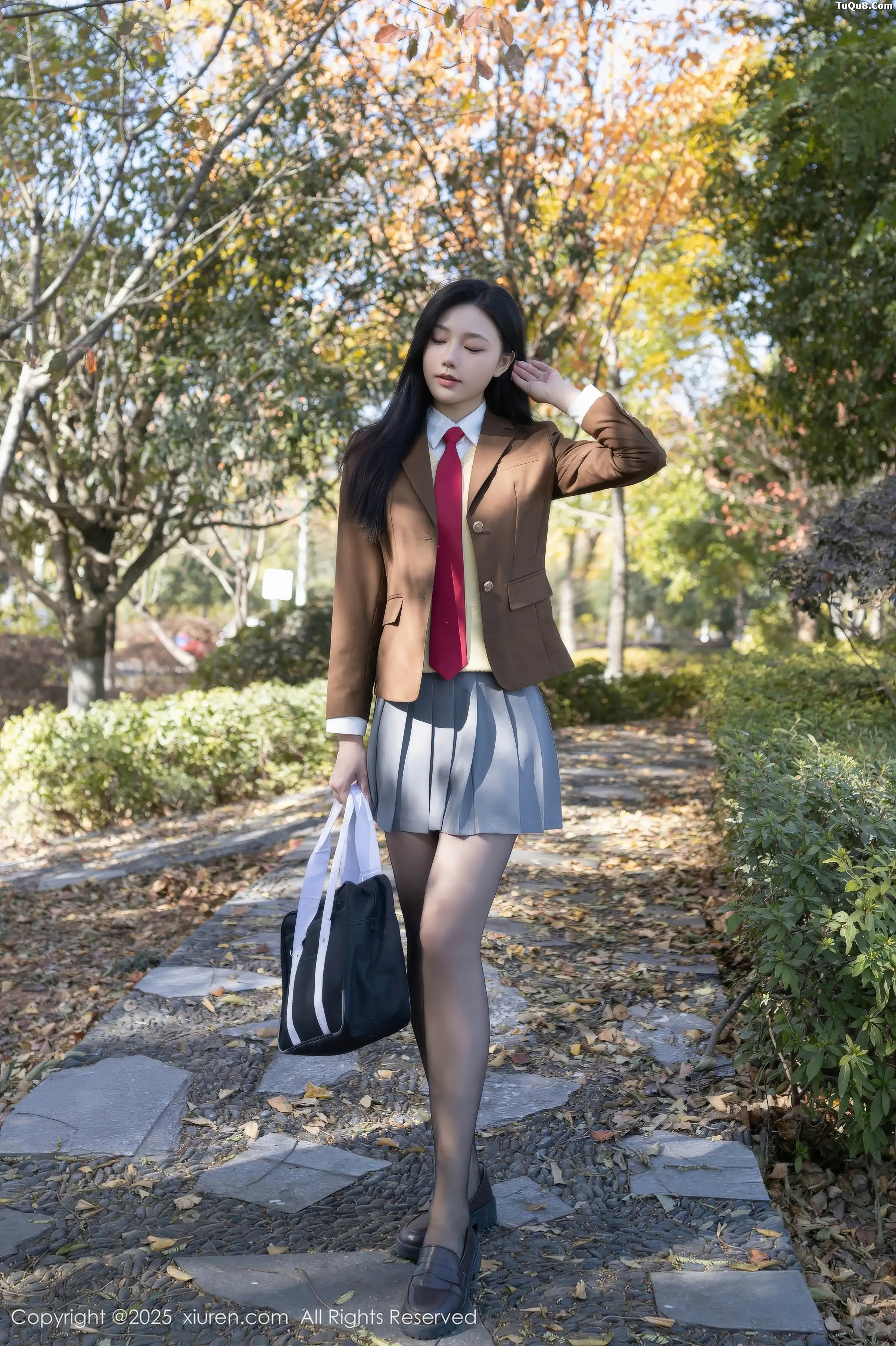 [[XiuRen秀人网]秀人网]No.11087_模特安然anran性感学生装扮百褶短裙配开档黑丝秀美腿诱惑写真77P