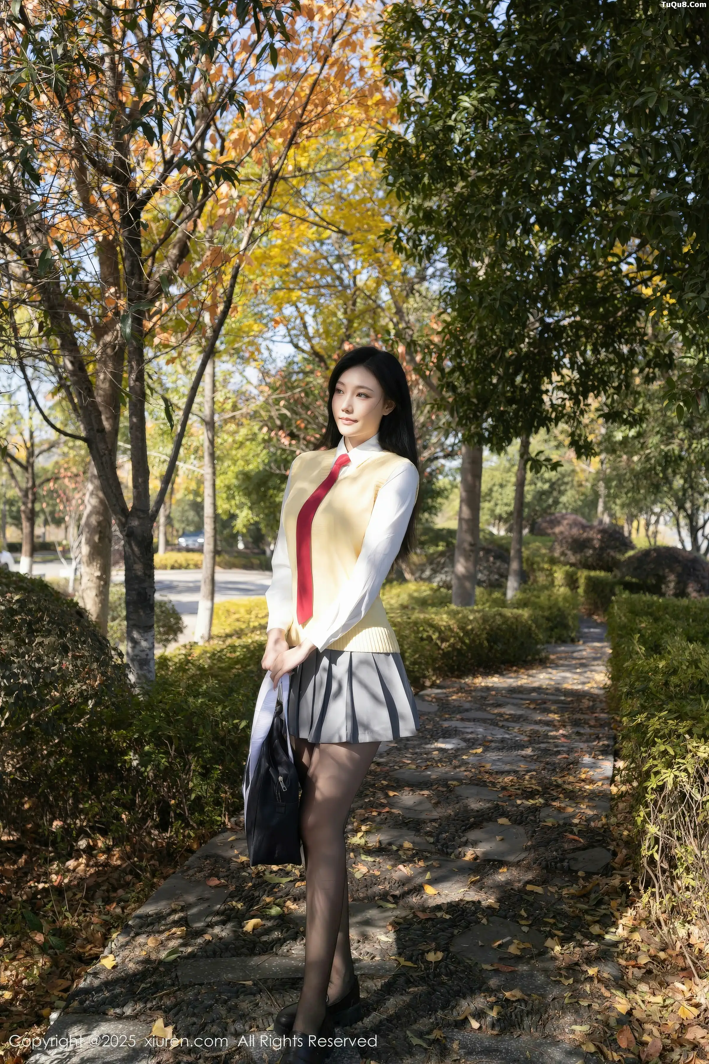 [[XiuRen秀人网]秀人网]No.11087_模特安然anran性感学生装扮百褶短裙配开档黑丝秀美腿诱惑写真77P