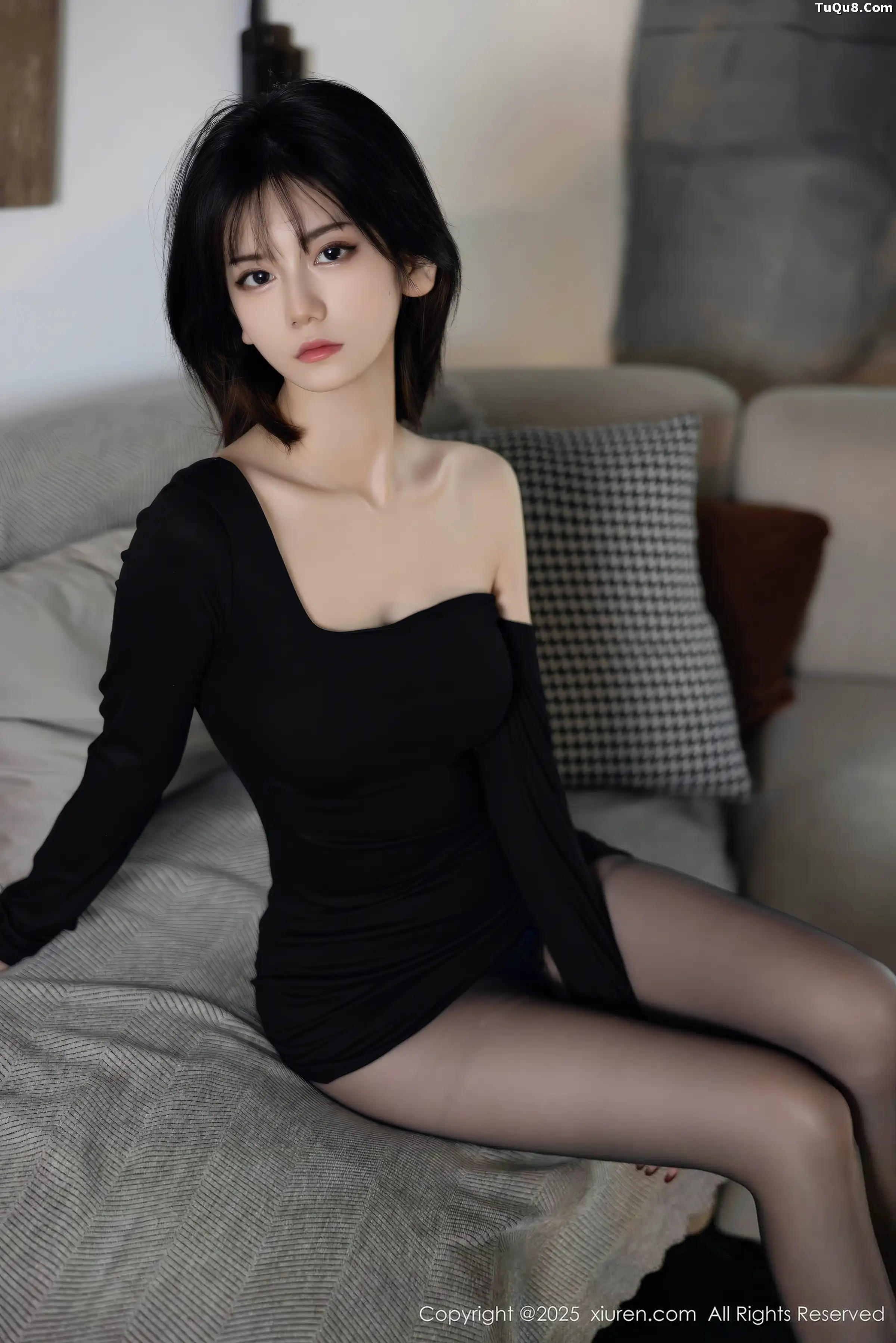 [[XiuRen秀人网]秀人网]No.11105_模特凌七七性感黑色连衣短裙配超薄黑丝秀曼妙身材迷人诱惑写真100P