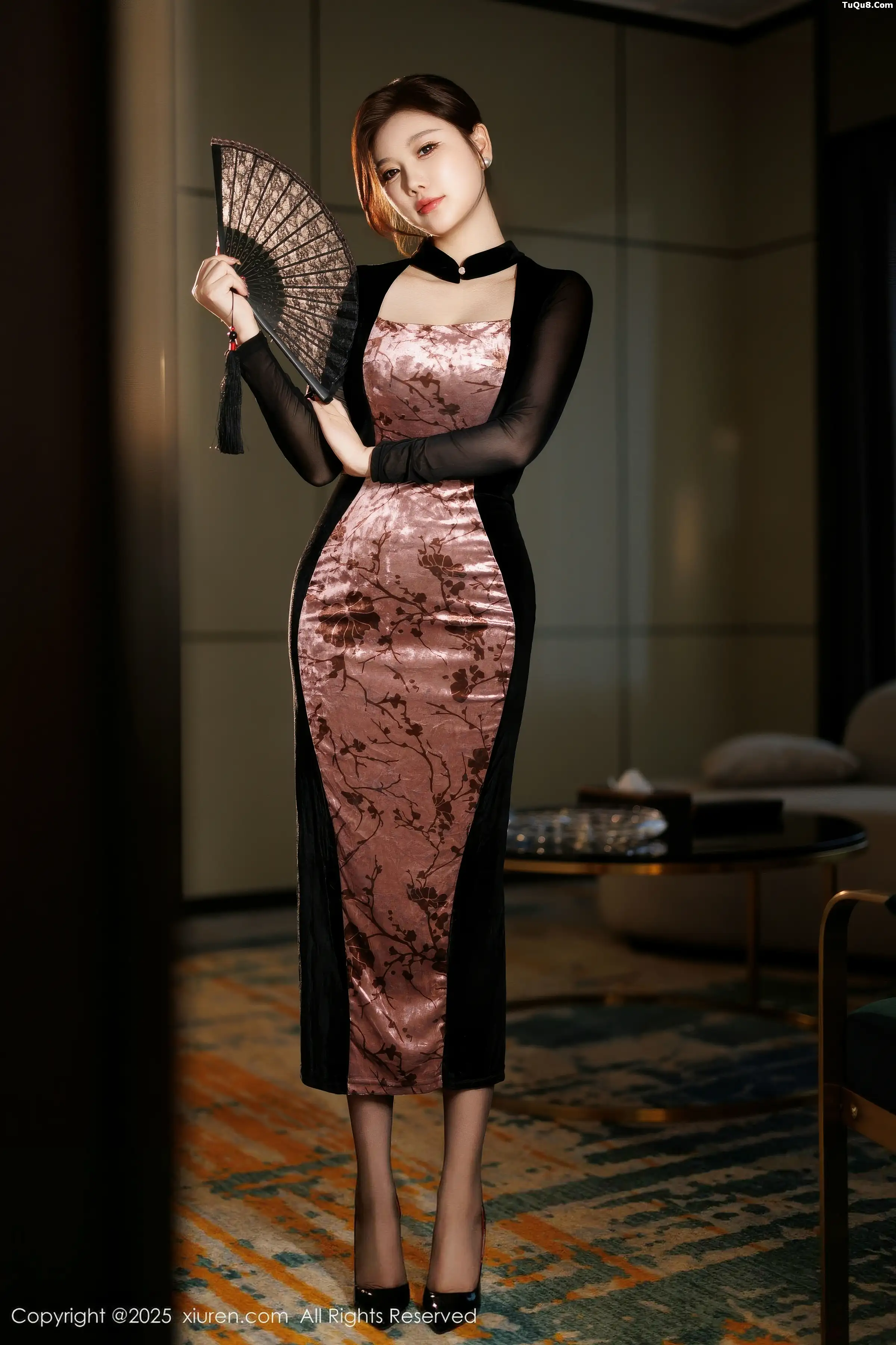 [[XiuRen秀人网]秀人网]No.11013_女神CHENCHEN.性感黑色情趣内衣配黑丝袜秀丰腴身材诱惑写真83P