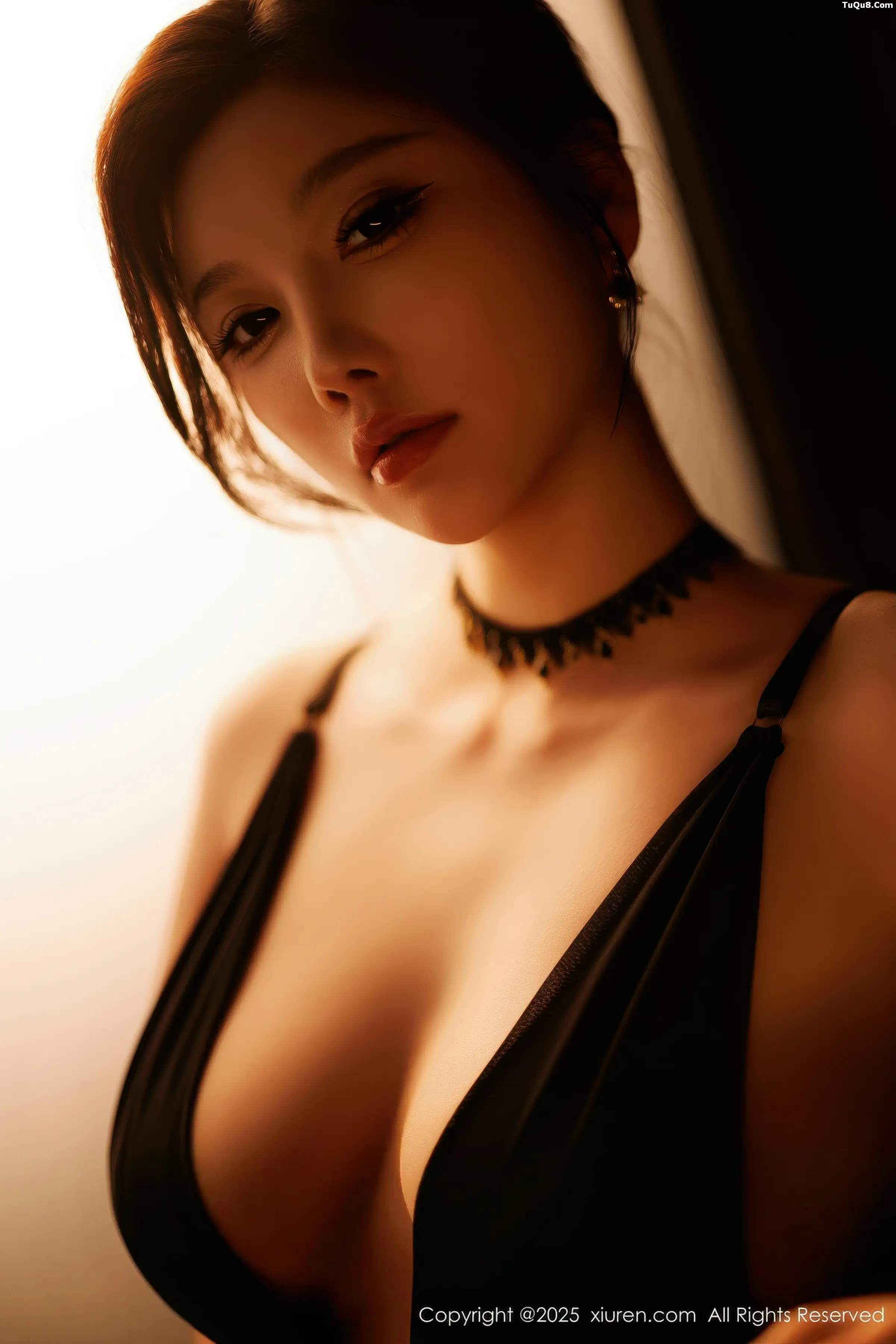 [[XiuRen秀人网]秀人网]No.11013_女神CHENCHEN.性感黑色情趣内衣配黑丝袜秀丰腴身材诱惑写真83P