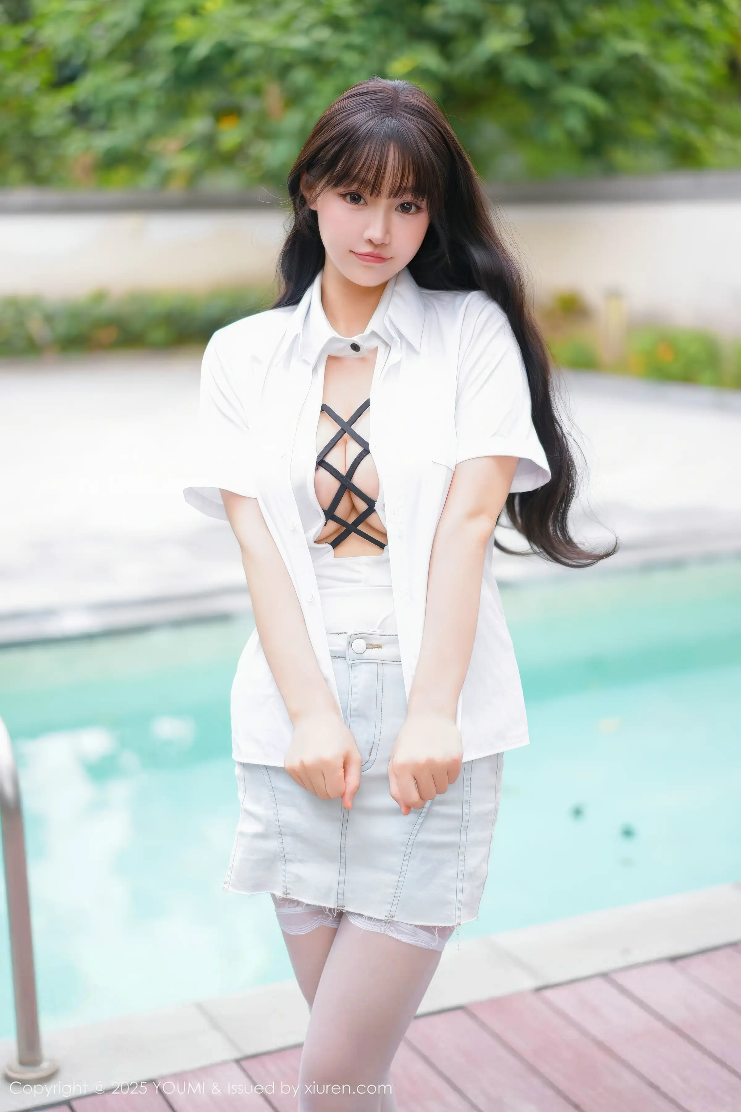 [YouMi尤蜜荟]Vol.1190_女神心上可Flora性感白色情趣服饰配白丝吊袜秀丰满身材诱惑写真75P