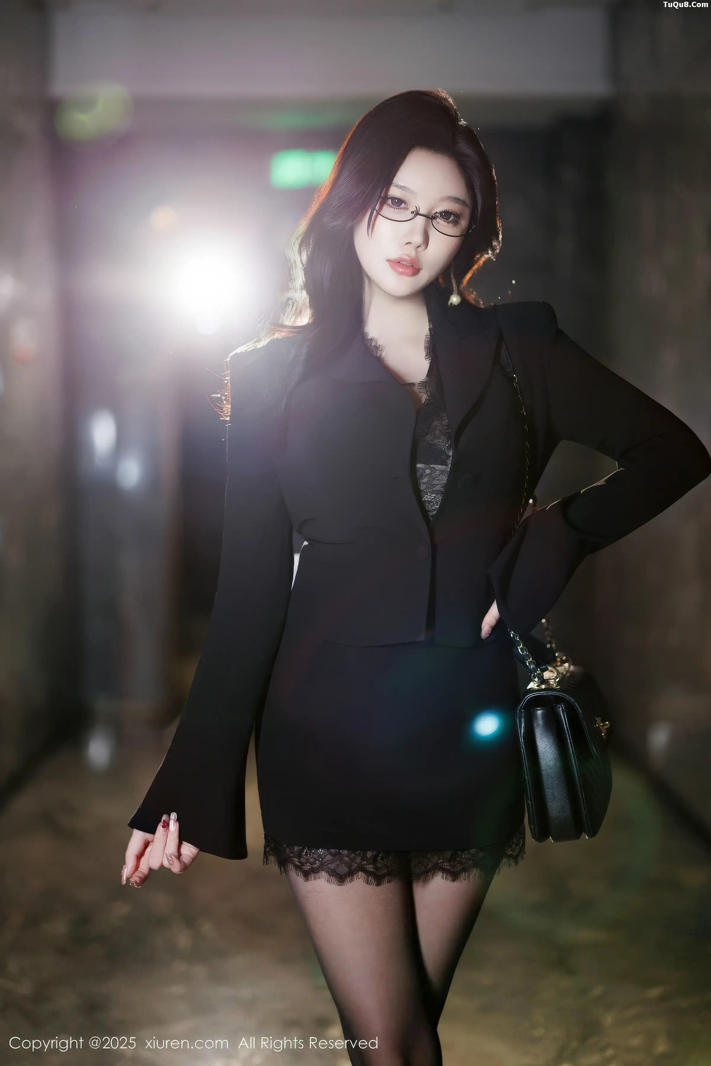 [[XiuRen秀人网]秀人网]No.11035_女神CHENCHEN.性感黑色情趣内衣配超薄黑丝秀丰腴身材诱惑写真81P